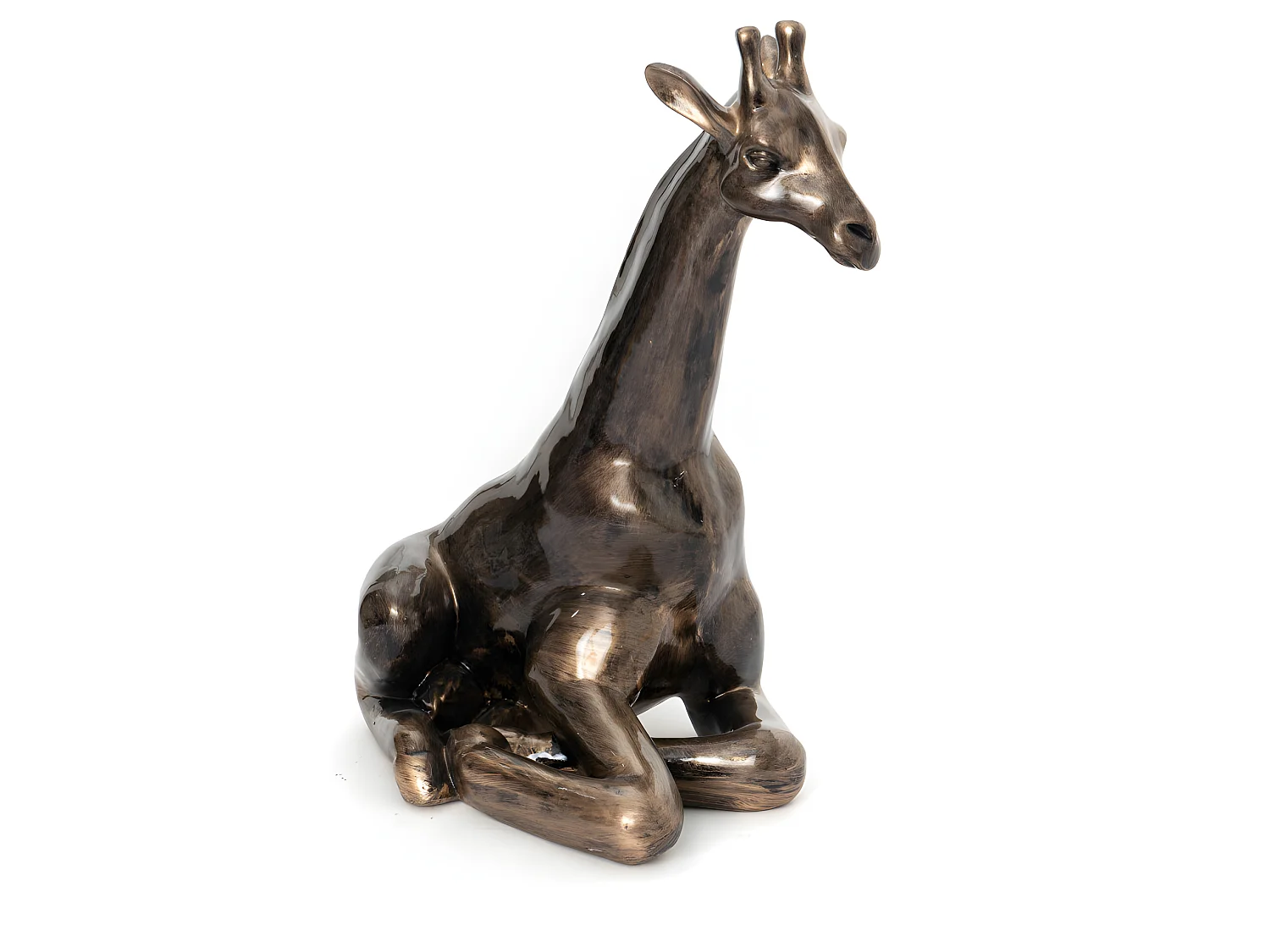 Girafe couchée patinée dorée