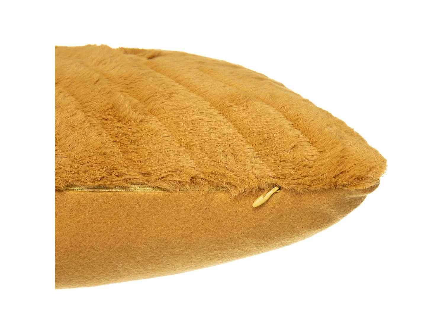 Coussin déhoussable Ocre en Fourrure motif en relief  45 x 45 cm