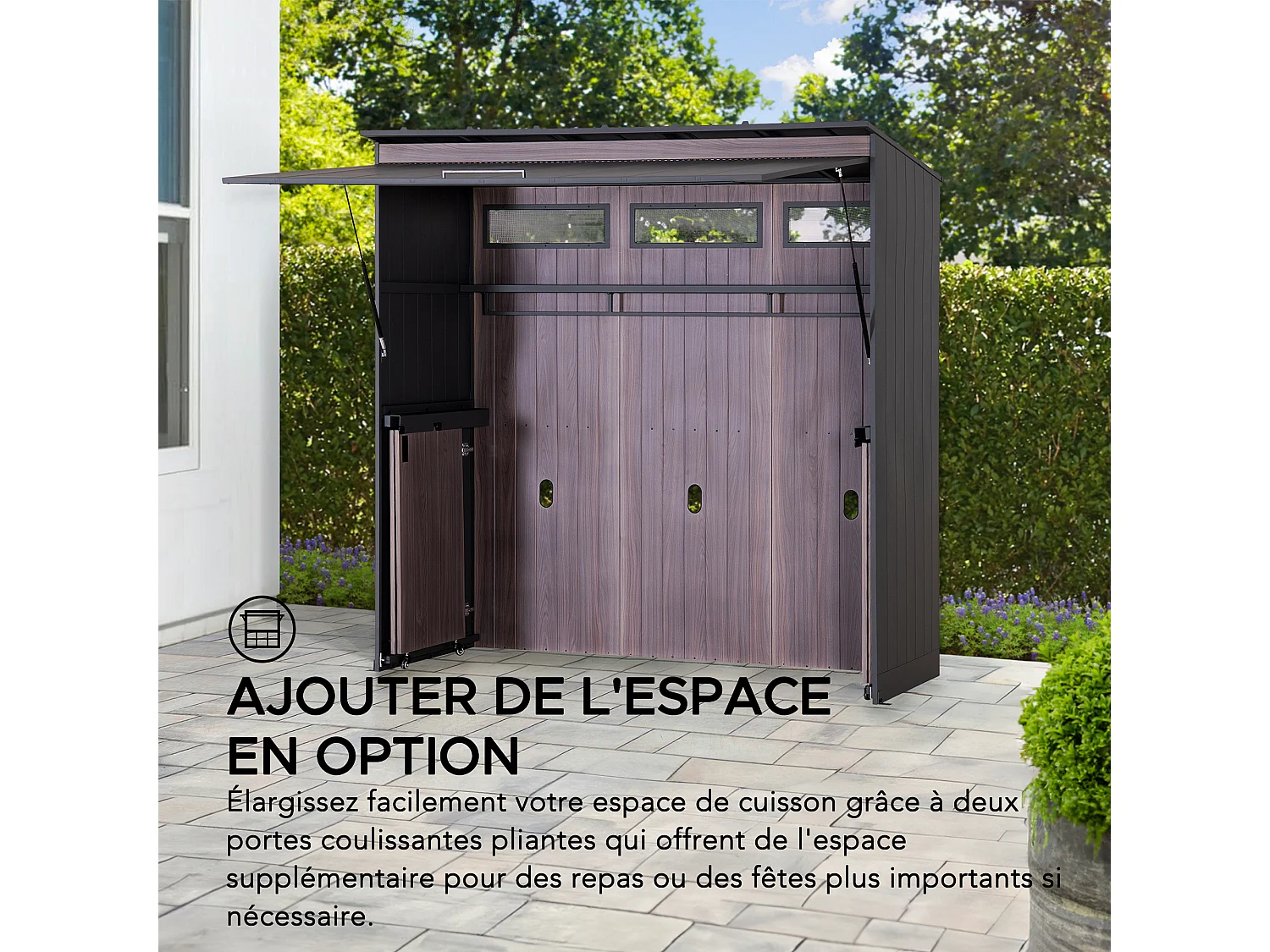 Cuisine extérieure MAMBO de 220 cm x 94 cm avec porte relevable et portes coulissantes pliantes.