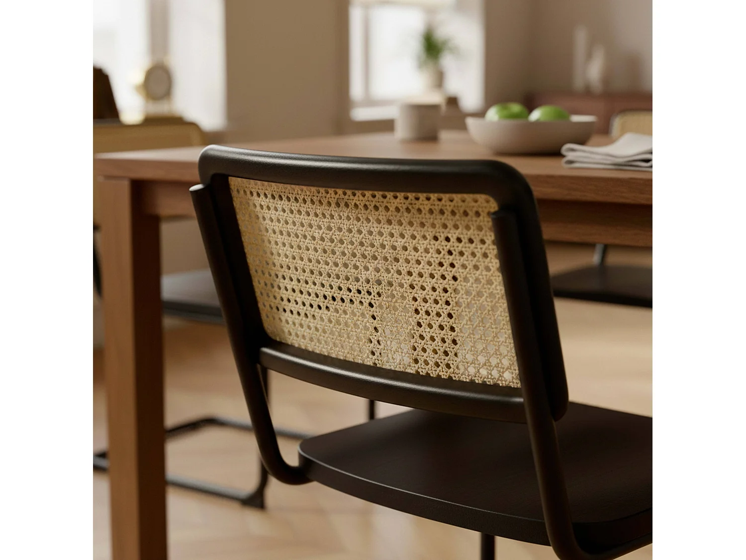 Lot de 2 chaises en métal et bois noir