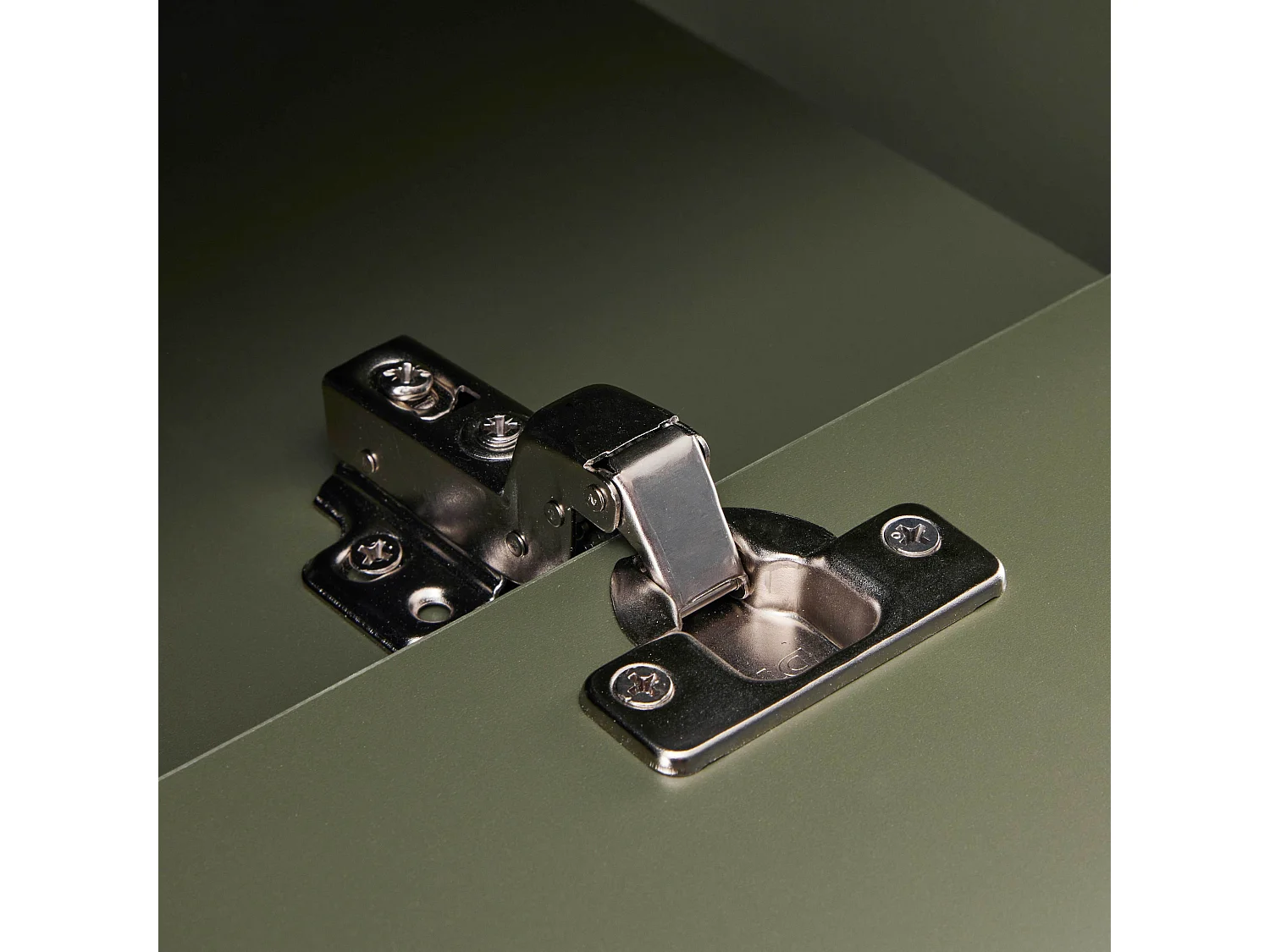 Meuble TV 2 portes en acier et MDF décor mélaminé 150 cm vert olive