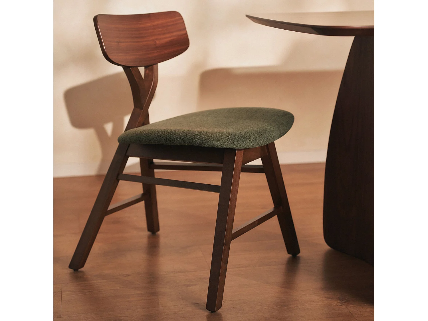 Chaise en bois – brun/vert – LOOMENS