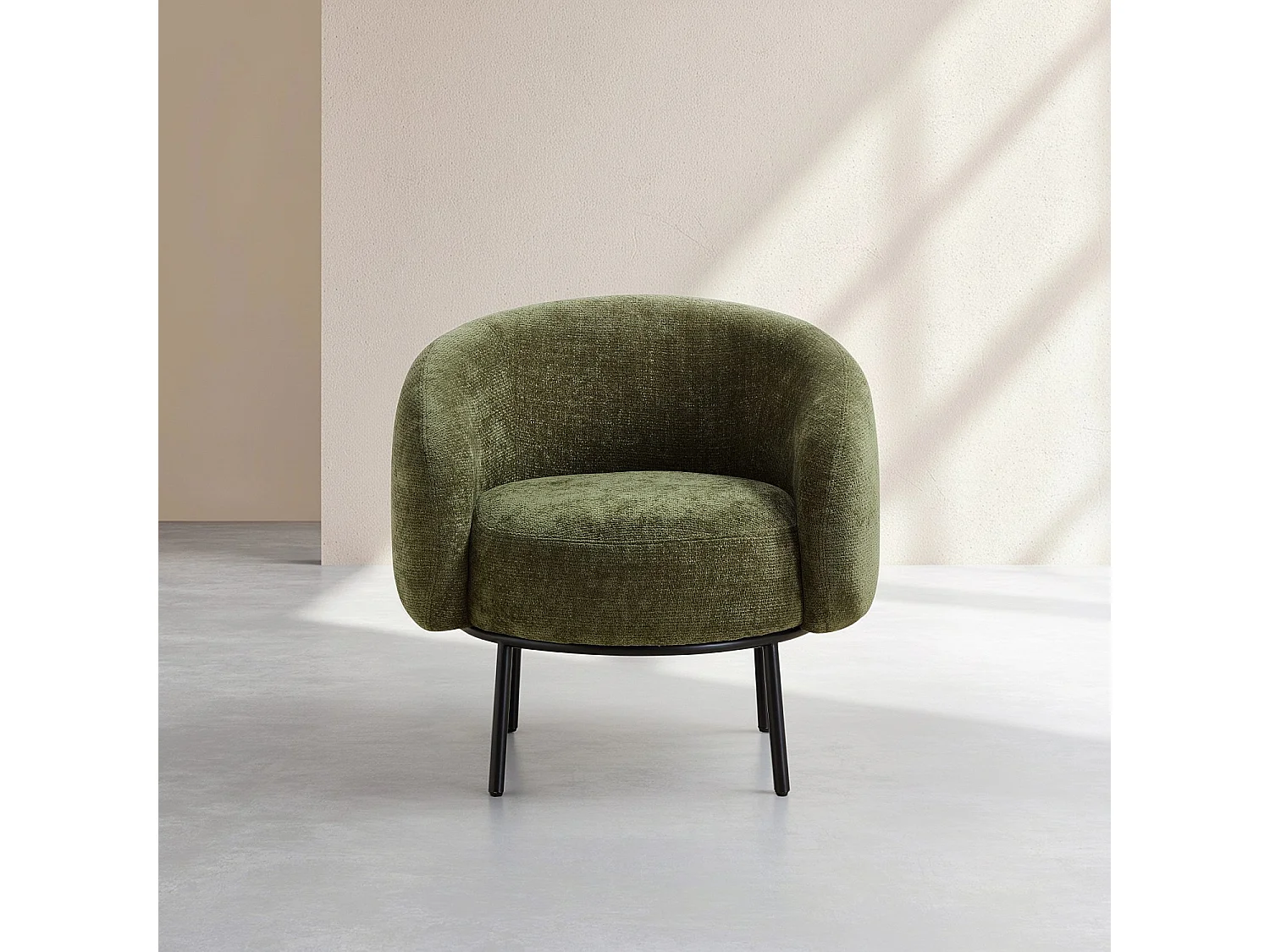 Habitat - Fauteuil en tissu chenille et métal noir - Vert kaki - Design by Adrien Carvès - Cajou II
