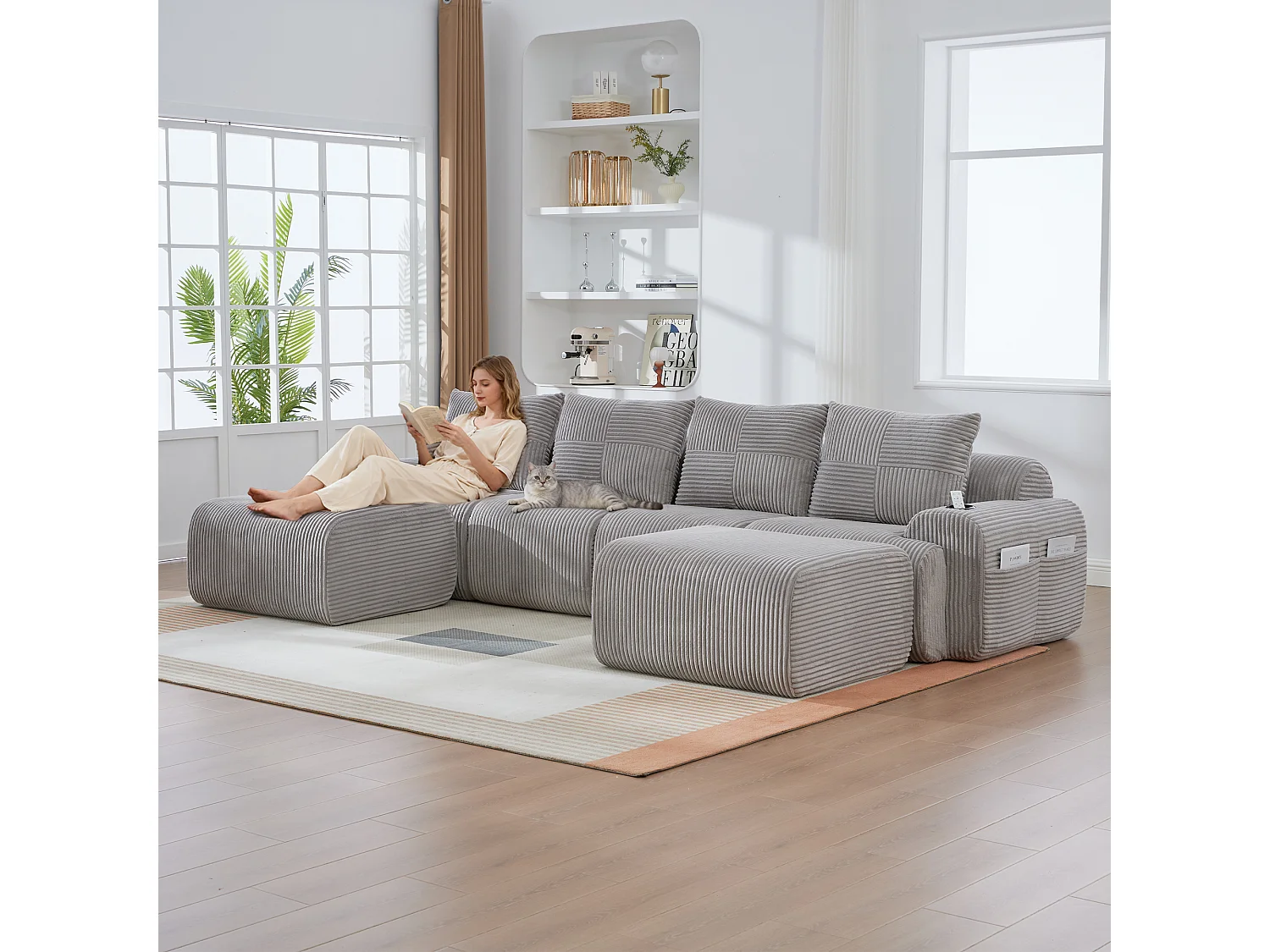 Canapé modulable 4 places - 333 x 174 x 80 cm - avec 2 poufs + porte-gobelets + poche de rangement - velours - gris clair