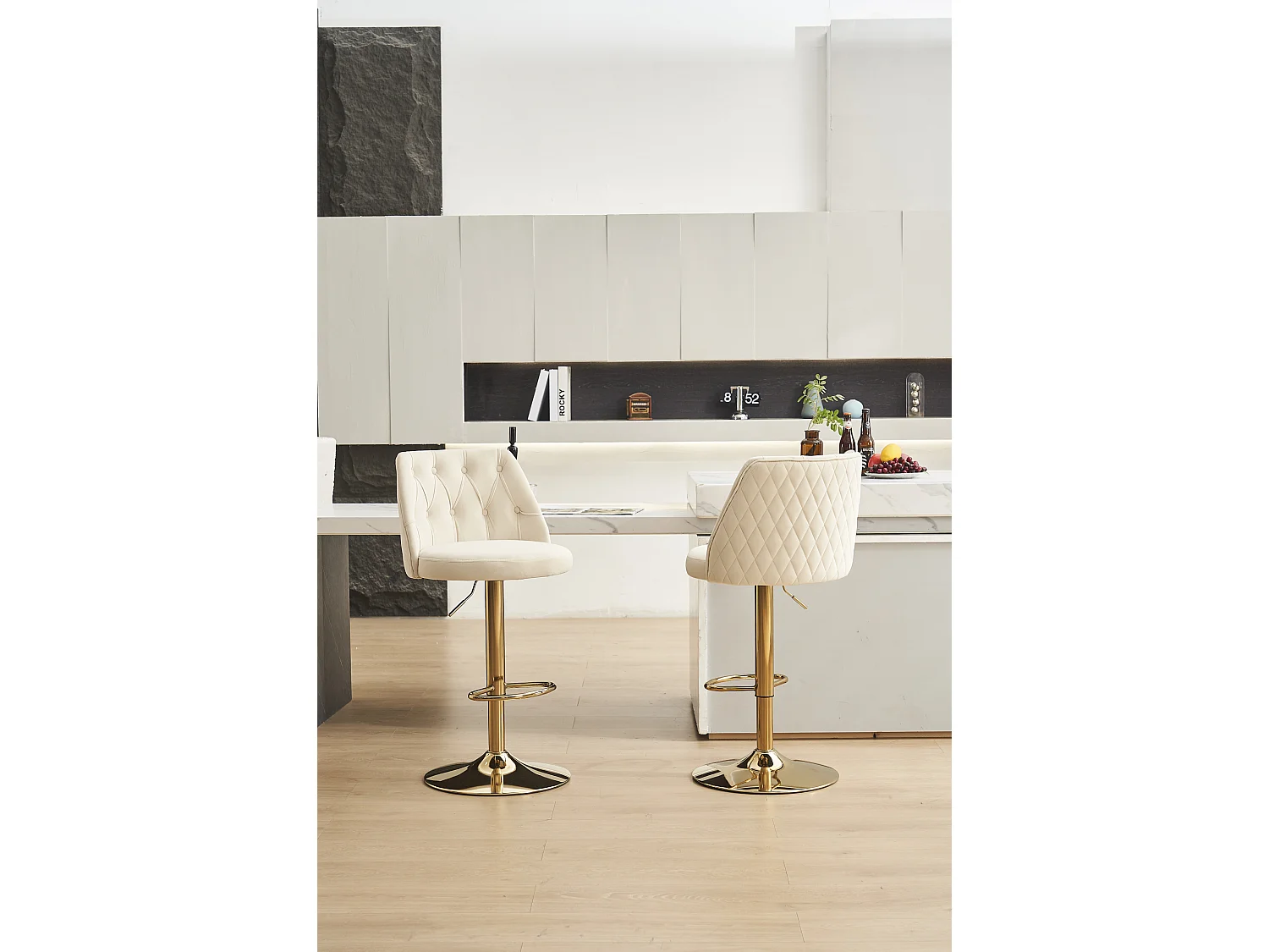 Lot de 2 tabourets de bar - avec dossier et repose-pieds - hauteur réglable - velours - beige