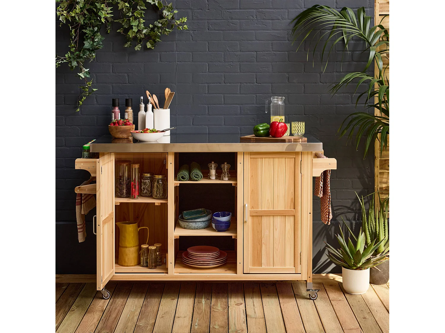 Cuisine d'extérieure 130cm bois avec poignées. 7 espaces de rangement L 130 x l 60 x h 89.5cm