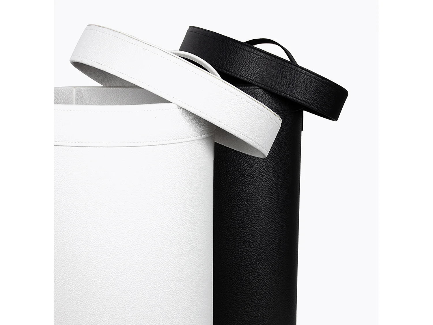 Hudson wasmand 30L van zwart of wit gestructureerd kunstleer, smal design met verborgen deksel