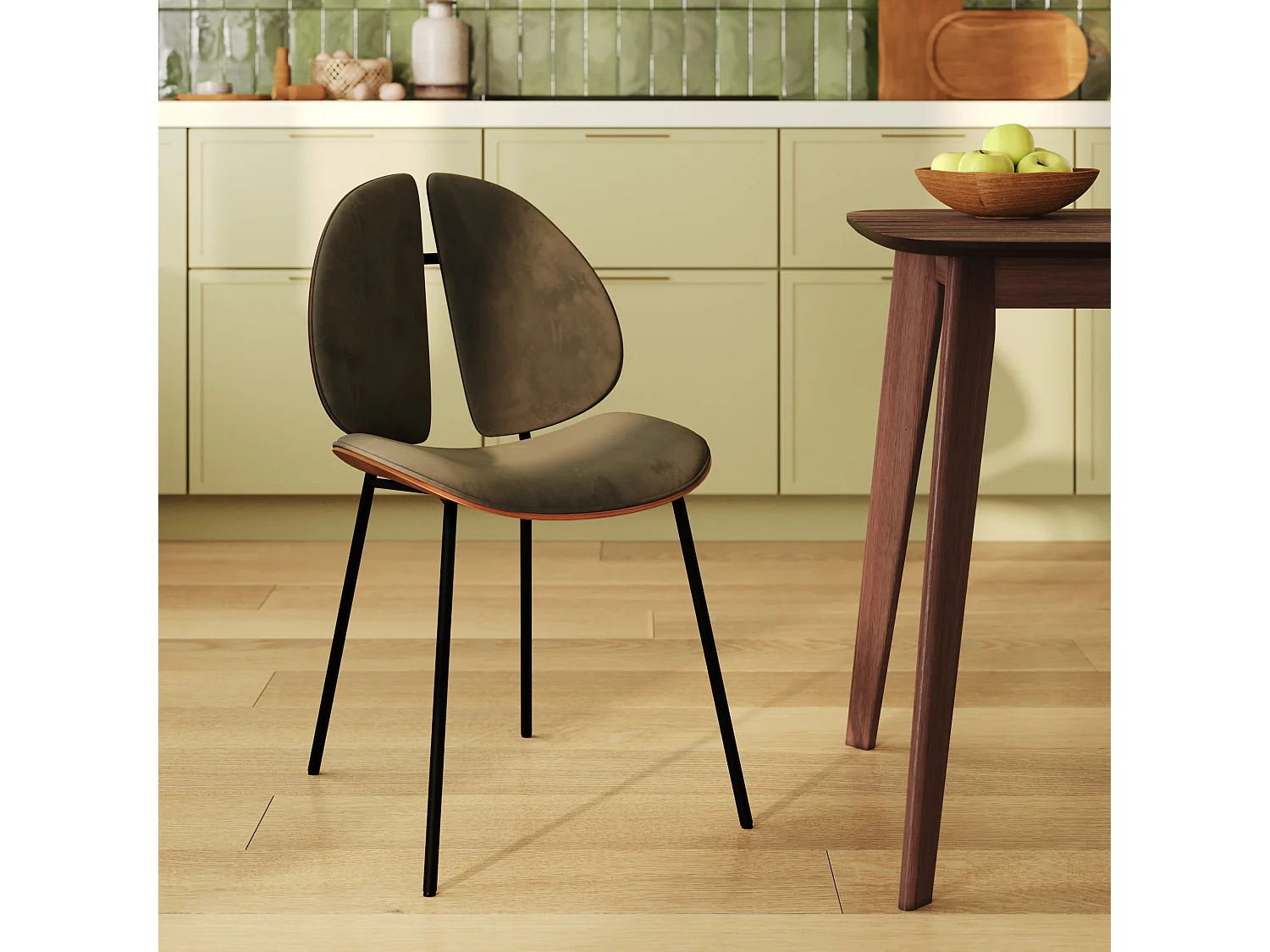 Chaise en velours kaki et bois de noyer - Coccinelle