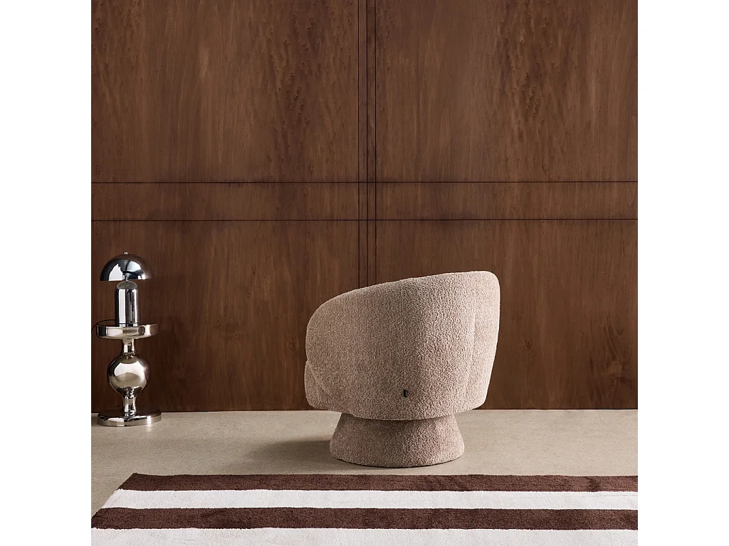 Sillón giratorio 360° en tela texturizada con cojín beige