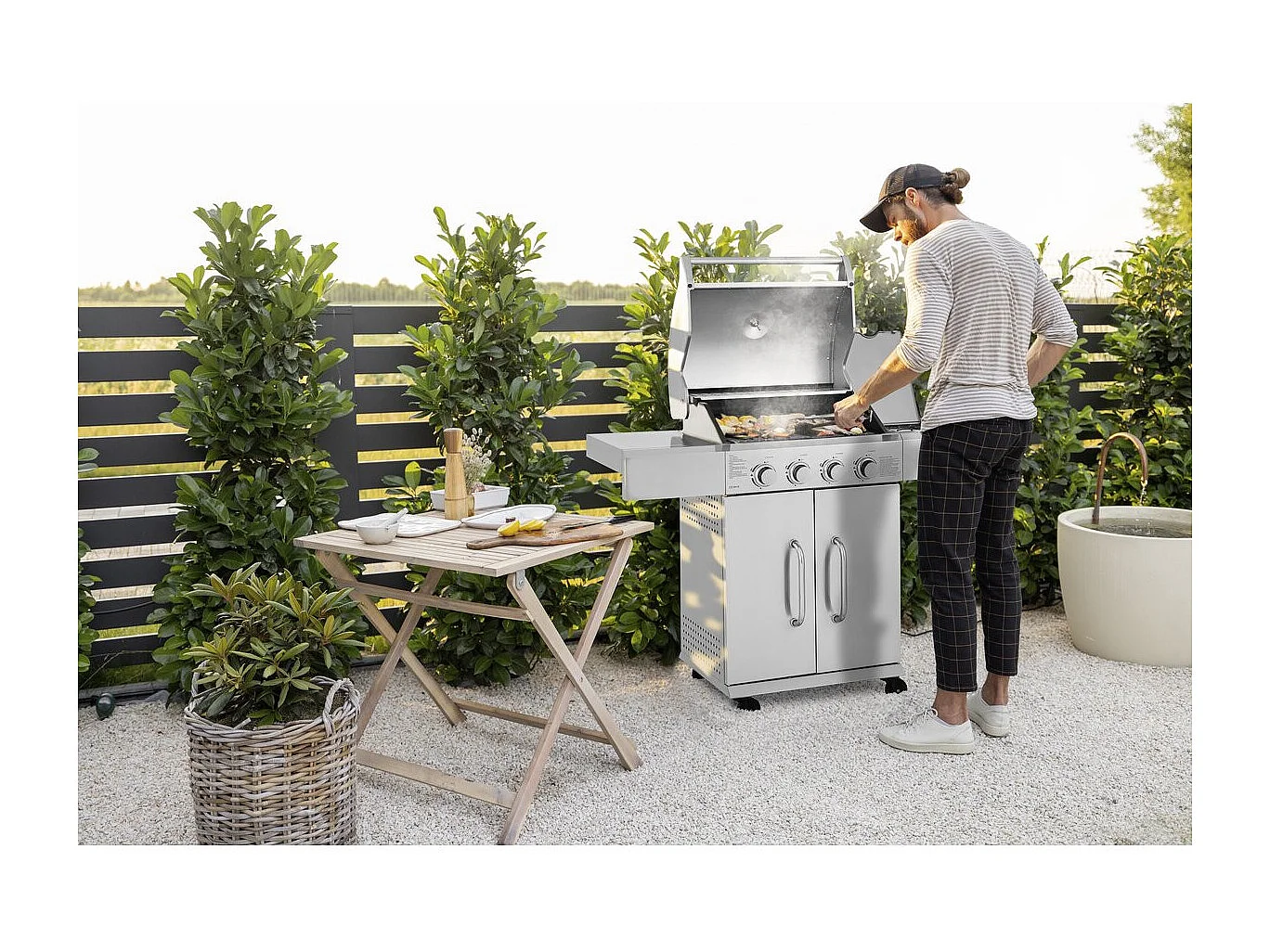 Barbacoa de gas de acero inoxidable con 5 quemadores incluido 1 quemador lateral "Brazzo" - 118 x 57 x 104 cm - Gris claro