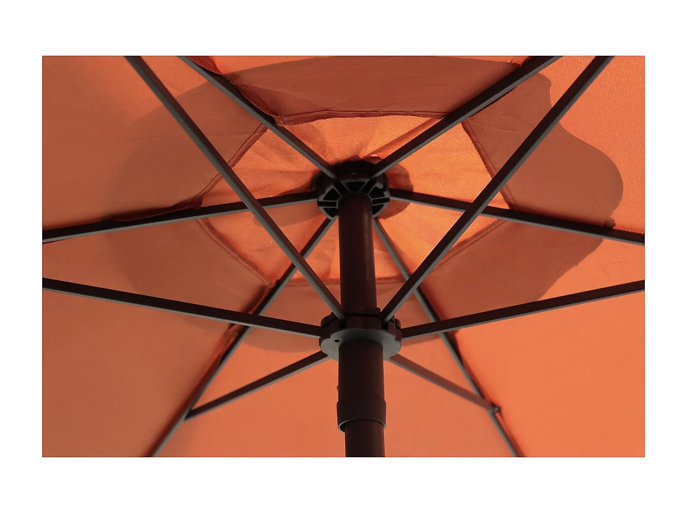 Salon de jardin repas avec parasol en métal "Convivia" - 6 places - Terracotta