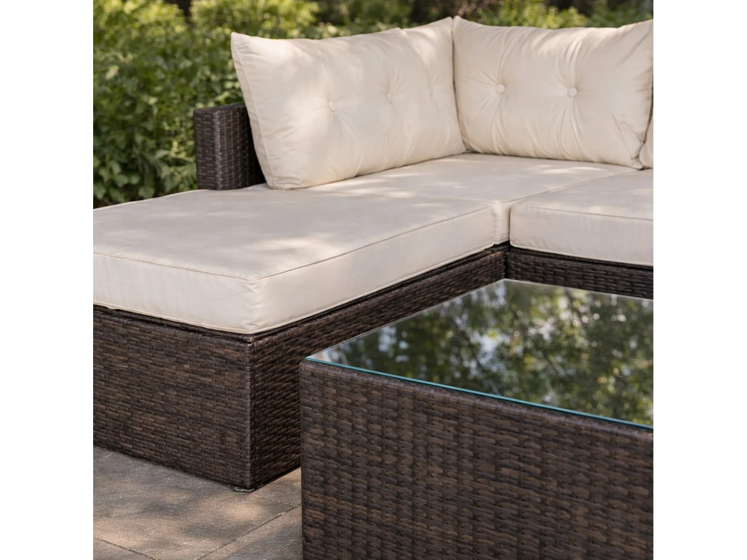 Salon de jardin 8 places en résine tressée marron et beige YANUCA