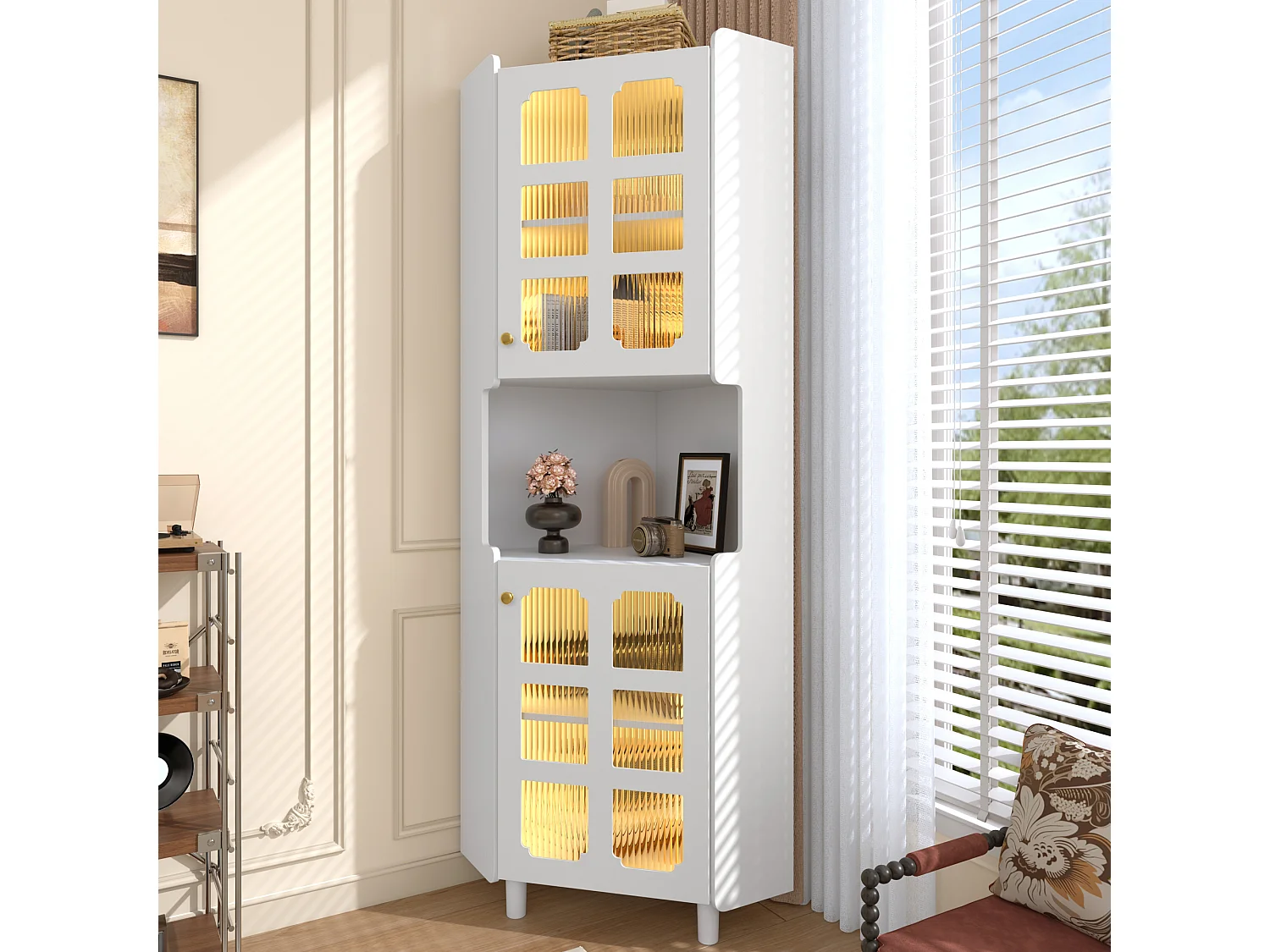 Lackierte Eckvitrine – 63,5 x 45 x 157,5 cm – mit LEDs, 2 Türen und Einlegeboden – MDF – weiß