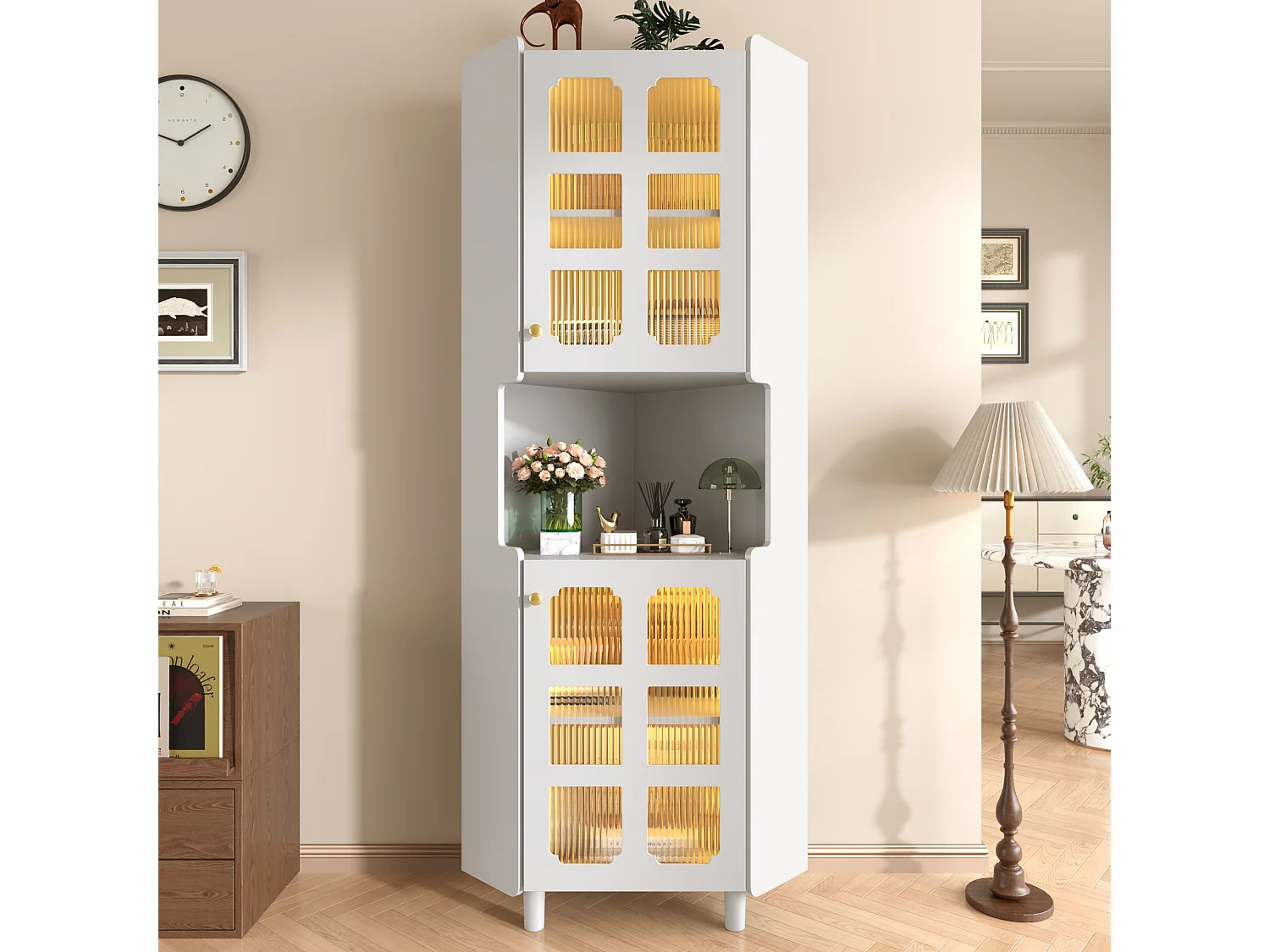 Lackierte Eckvitrine – 63,5 x 45 x 157,5 cm – mit LEDs, 2 Türen und Einlegeboden – MDF – weiß