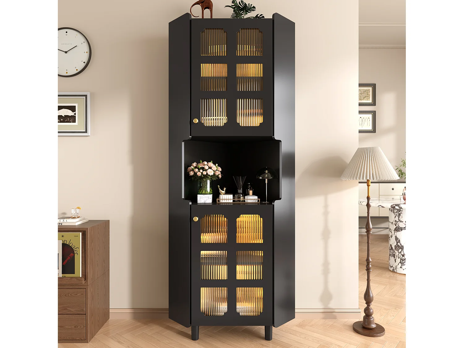 Lackierte Eckvitrine – 63,5 x 45 x 157,5 cm – mit LEDs, 2 Türen und Einlegeboden – MDF – schwarz