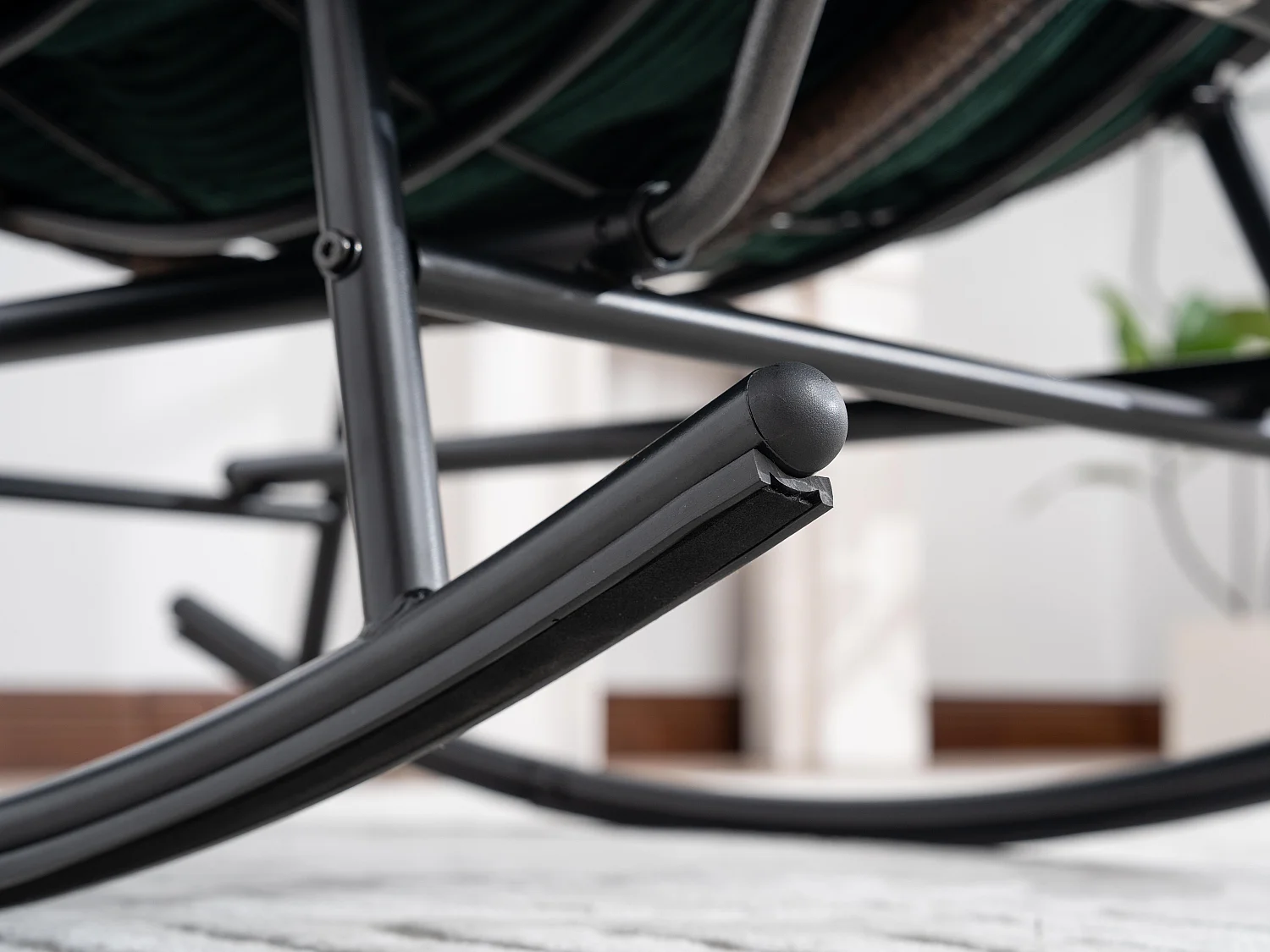 Rockingstoel Cocon Pro met Uitschuifbare Voetensteun - Extra Breed Zitje met Gratis Kussen - 115kg - Voor Tuin, Terras en Woonkamer