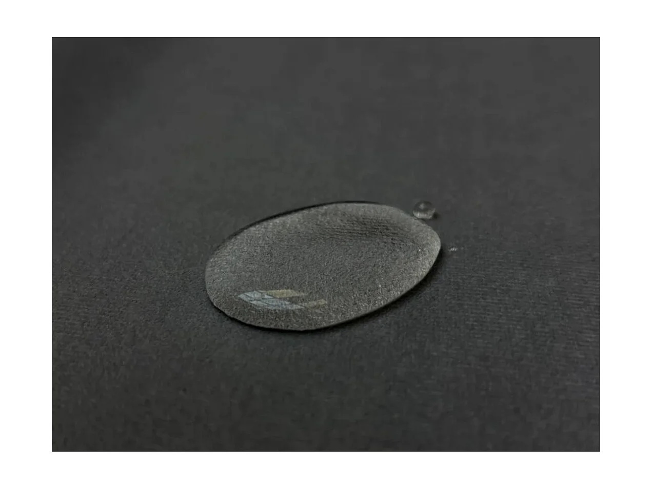 Cadre de lit TALI avec tête de lit et sommier à lattes en velours - Gris anthracite - Dimensions du couchage : 160 x 200 cm