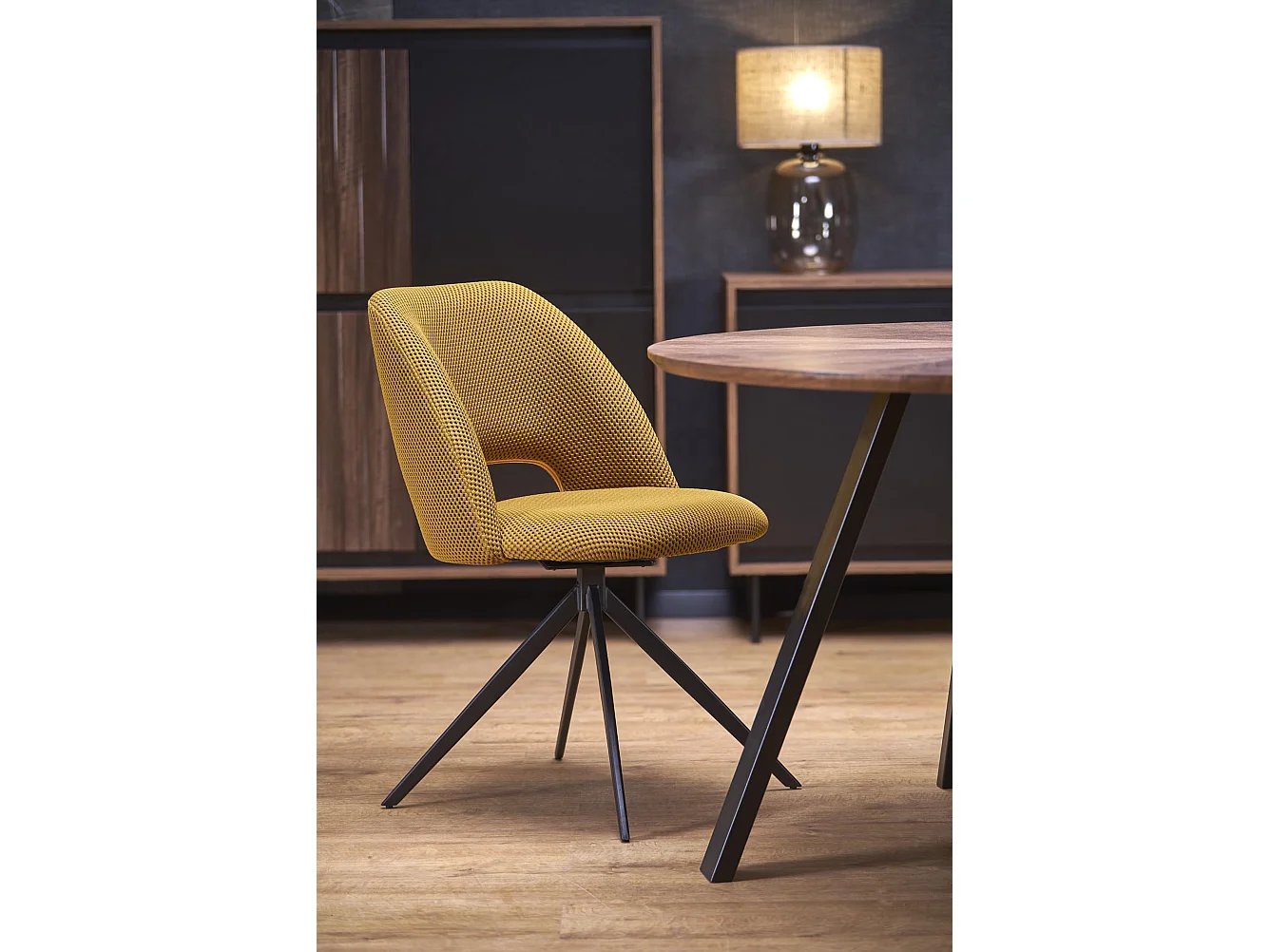 Chaise pivotante en acier 52 x 79 cm