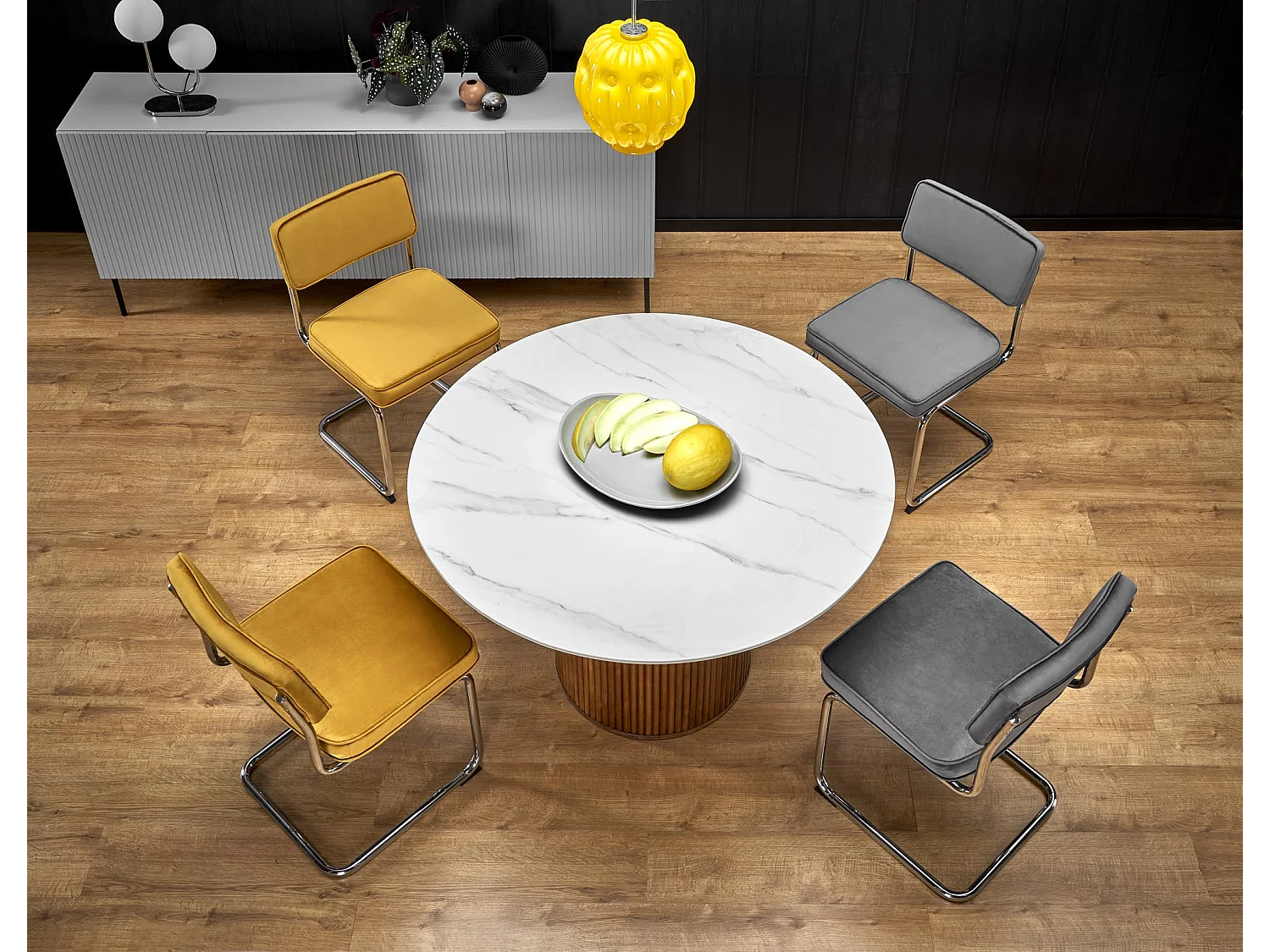 Table ronde en marbre pour 4 personnes 120x76 cm