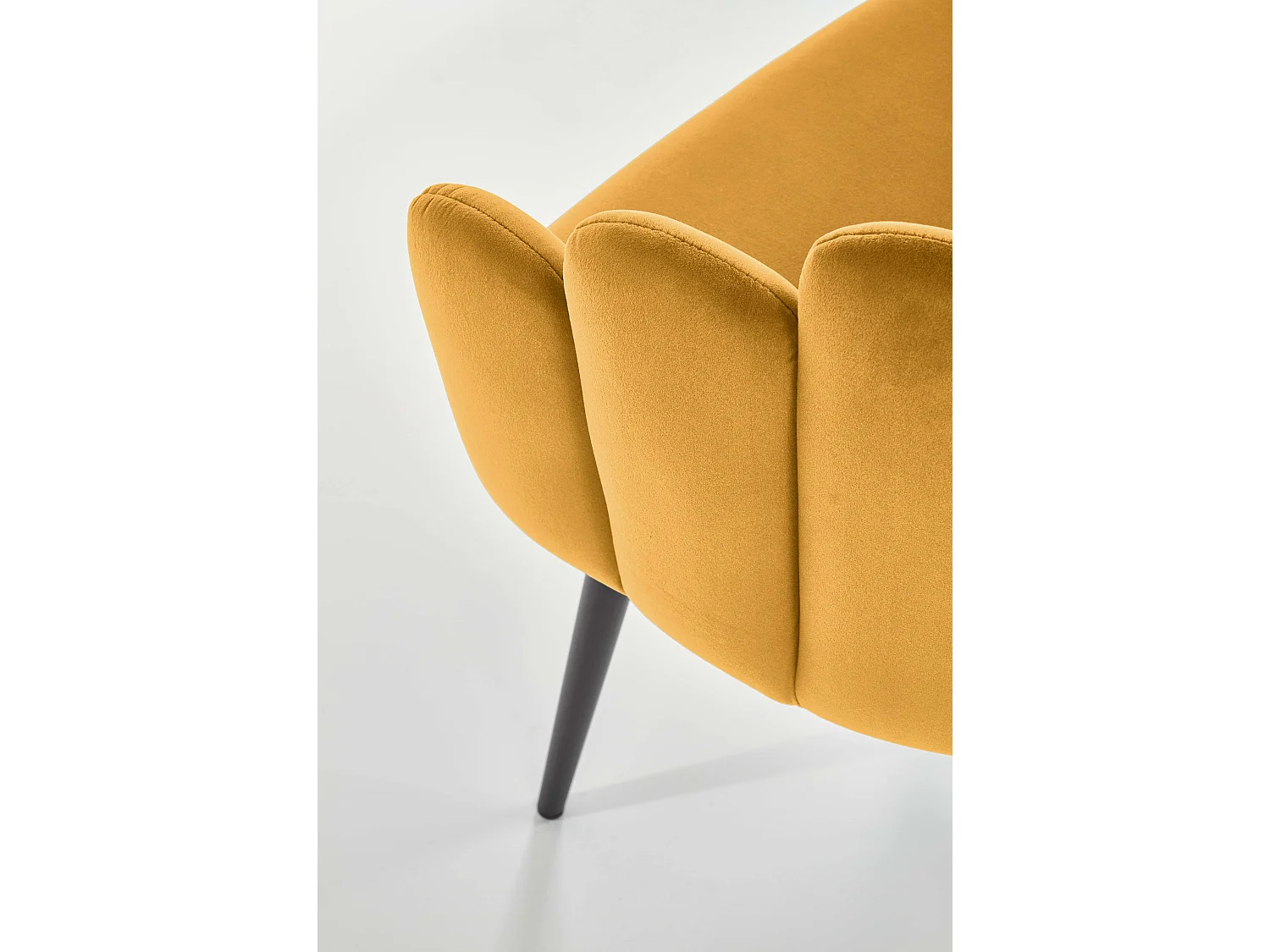 Krzesło tapicerowane K410 musztardowe