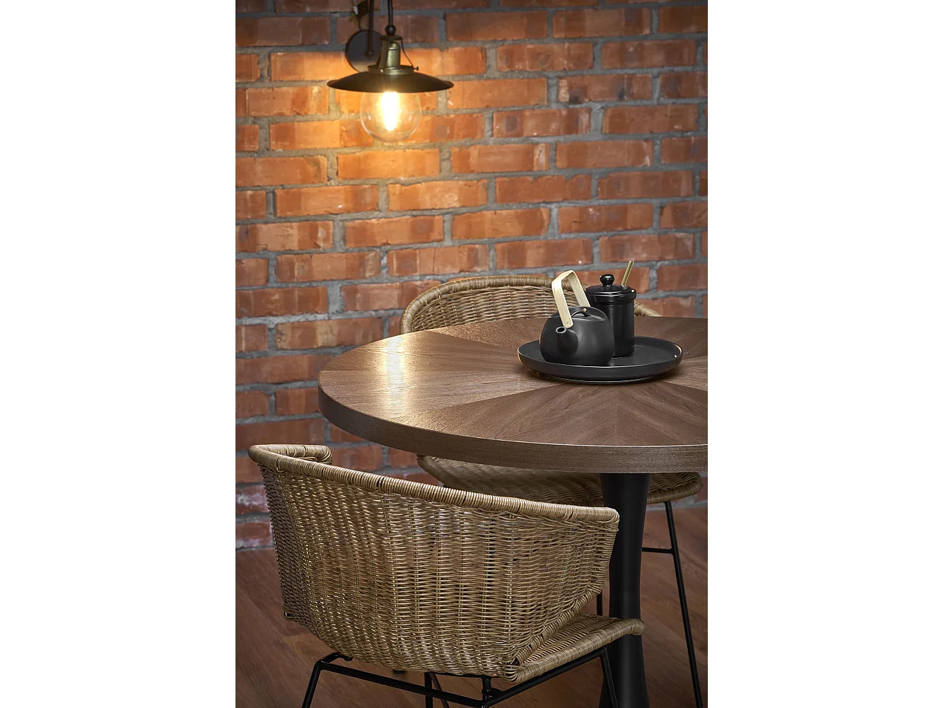 Table ronde en chêne pour 4 personnes 100x75 cm