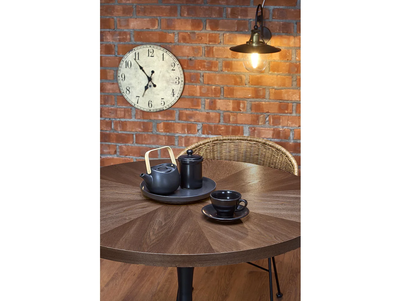 Table ronde en chêne pour 4 personnes 100x75 cm