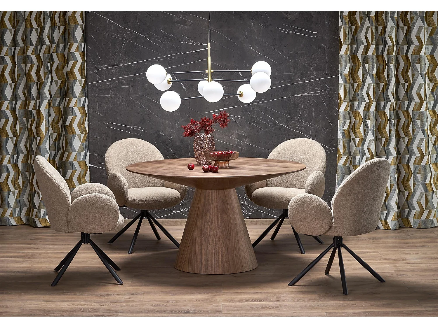 Table ronde en chêne pour 4 personnes 136x78 cm