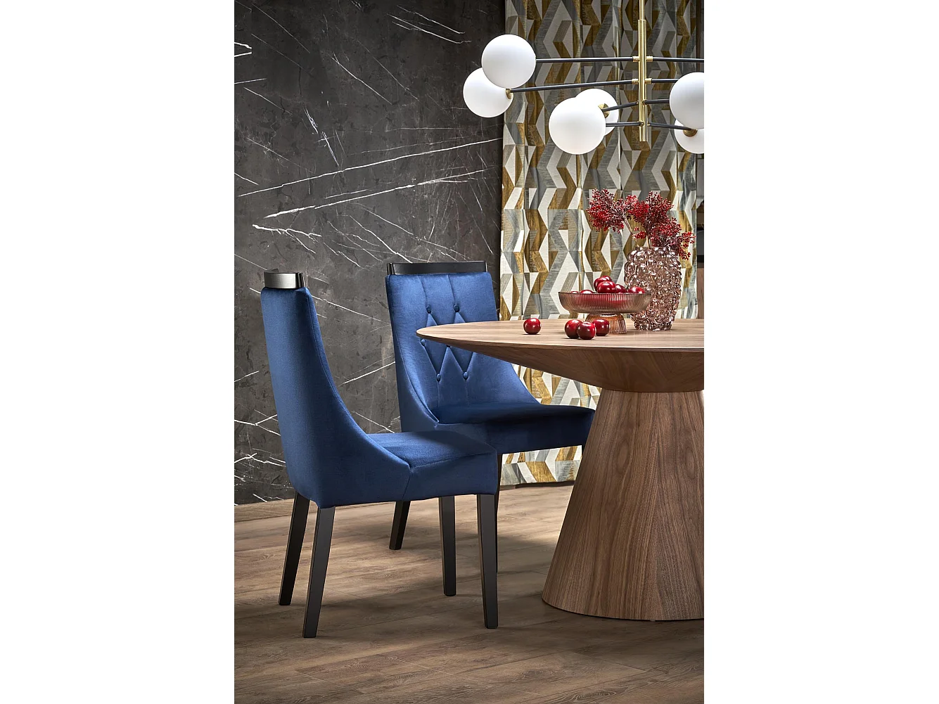 Table ronde en chêne pour 4 personnes 136x78 cm