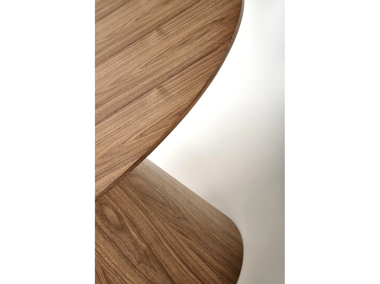 Table ronde en chêne pour 4 personnes 136x78 cm