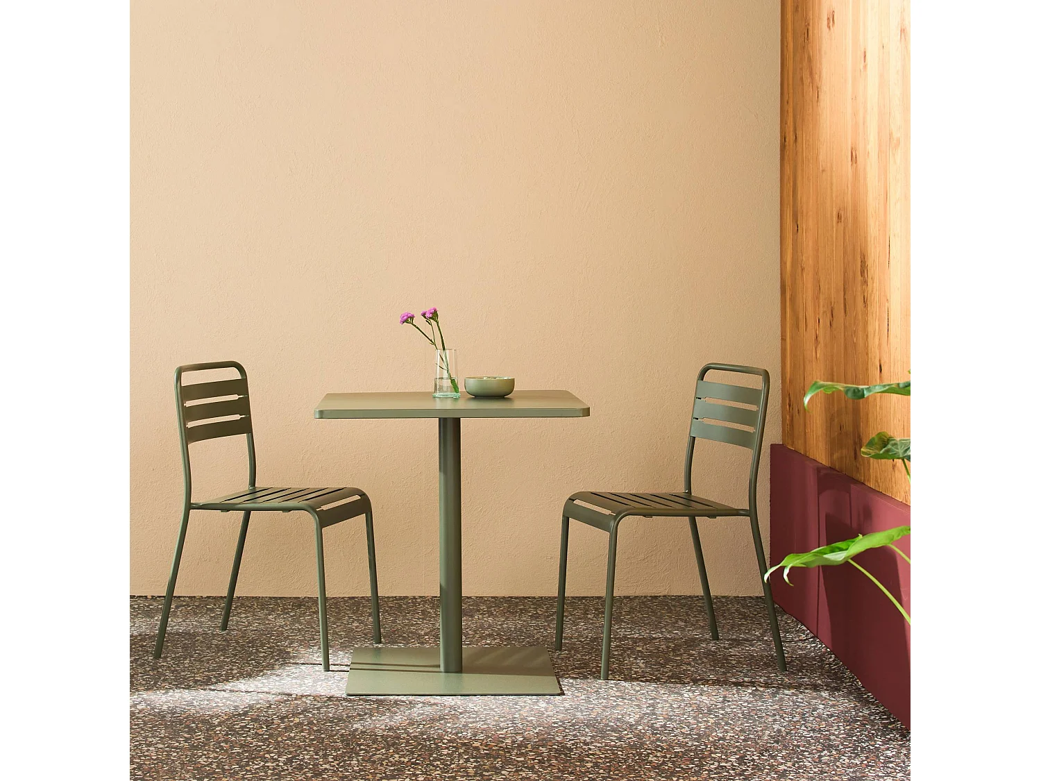 Table de jardin bistrot carré acier + 2 assises 70 cm kaki - Orea + Amélia