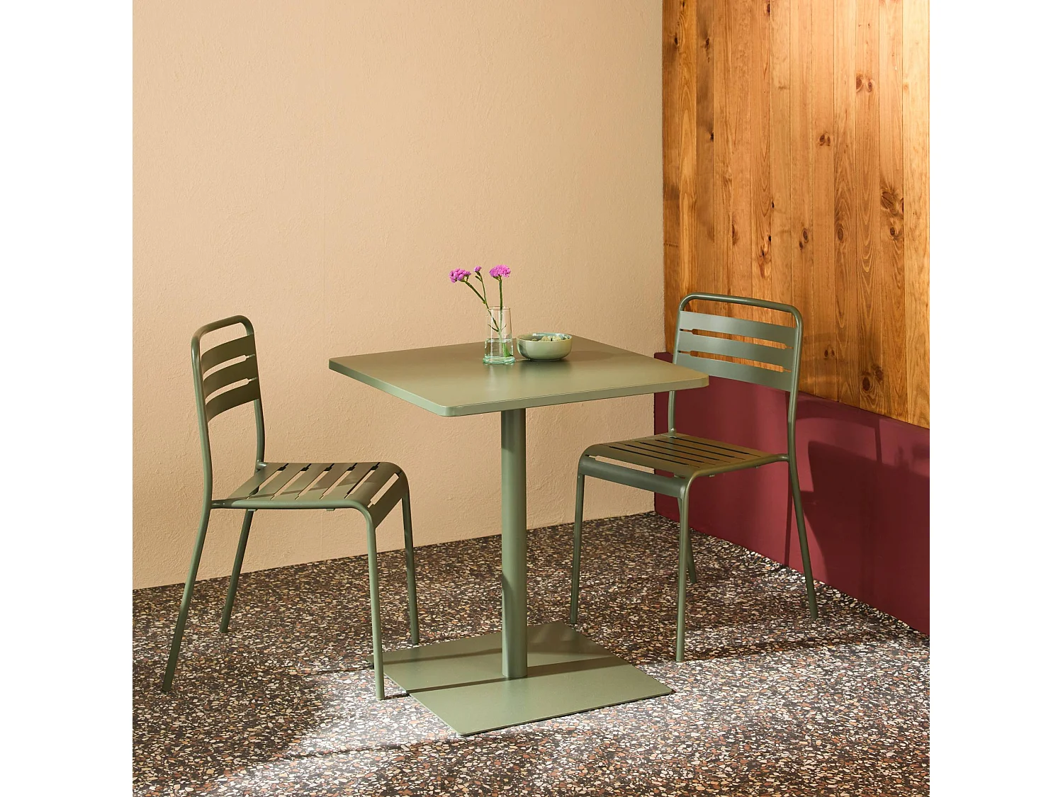 Table de jardin bistrot carré acier + 2 assises 70 cm kaki - Orea + Amélia