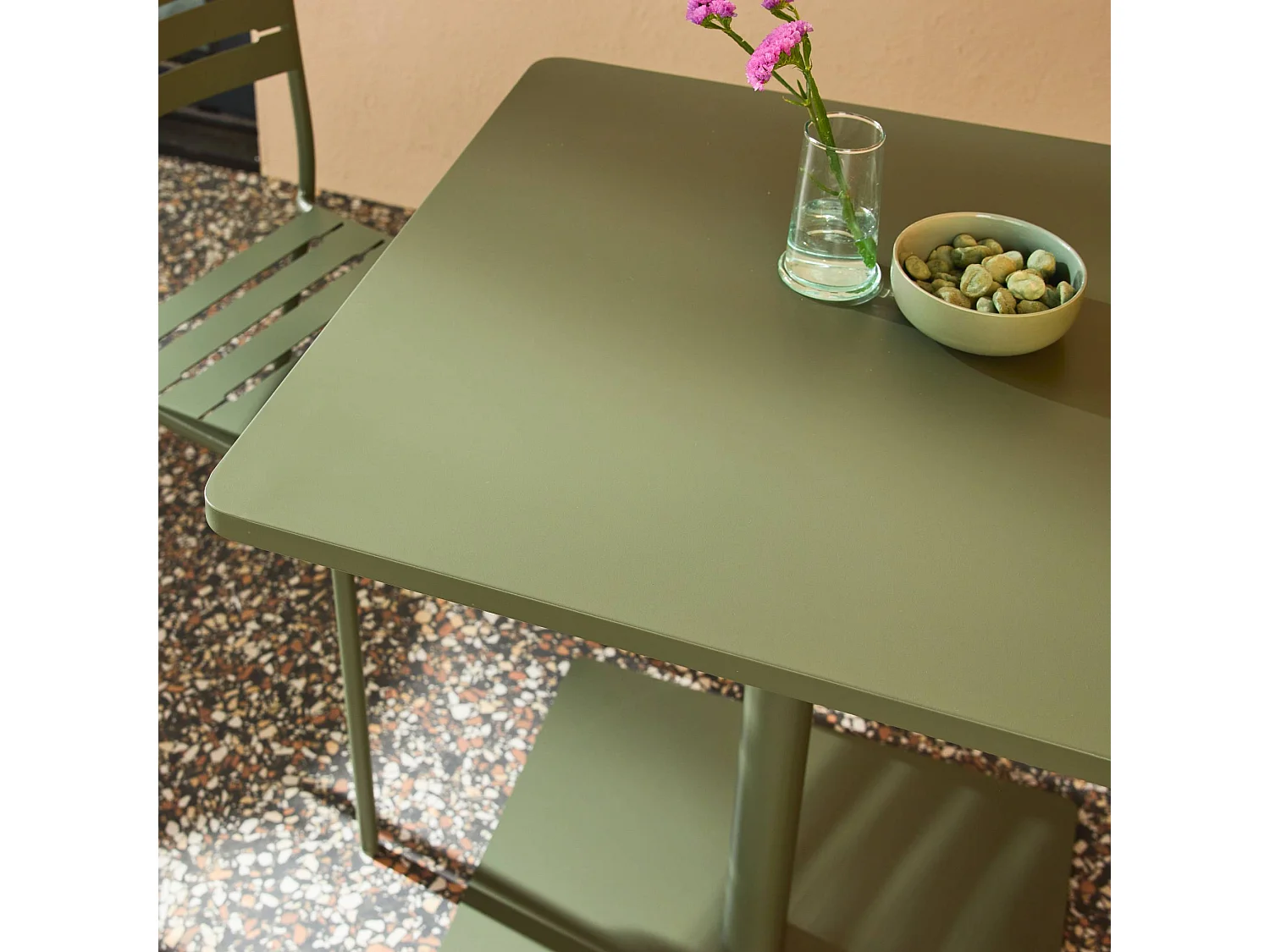 Table de jardin bistrot carré acier + 2 assises 70 cm kaki - Orea + Amélia