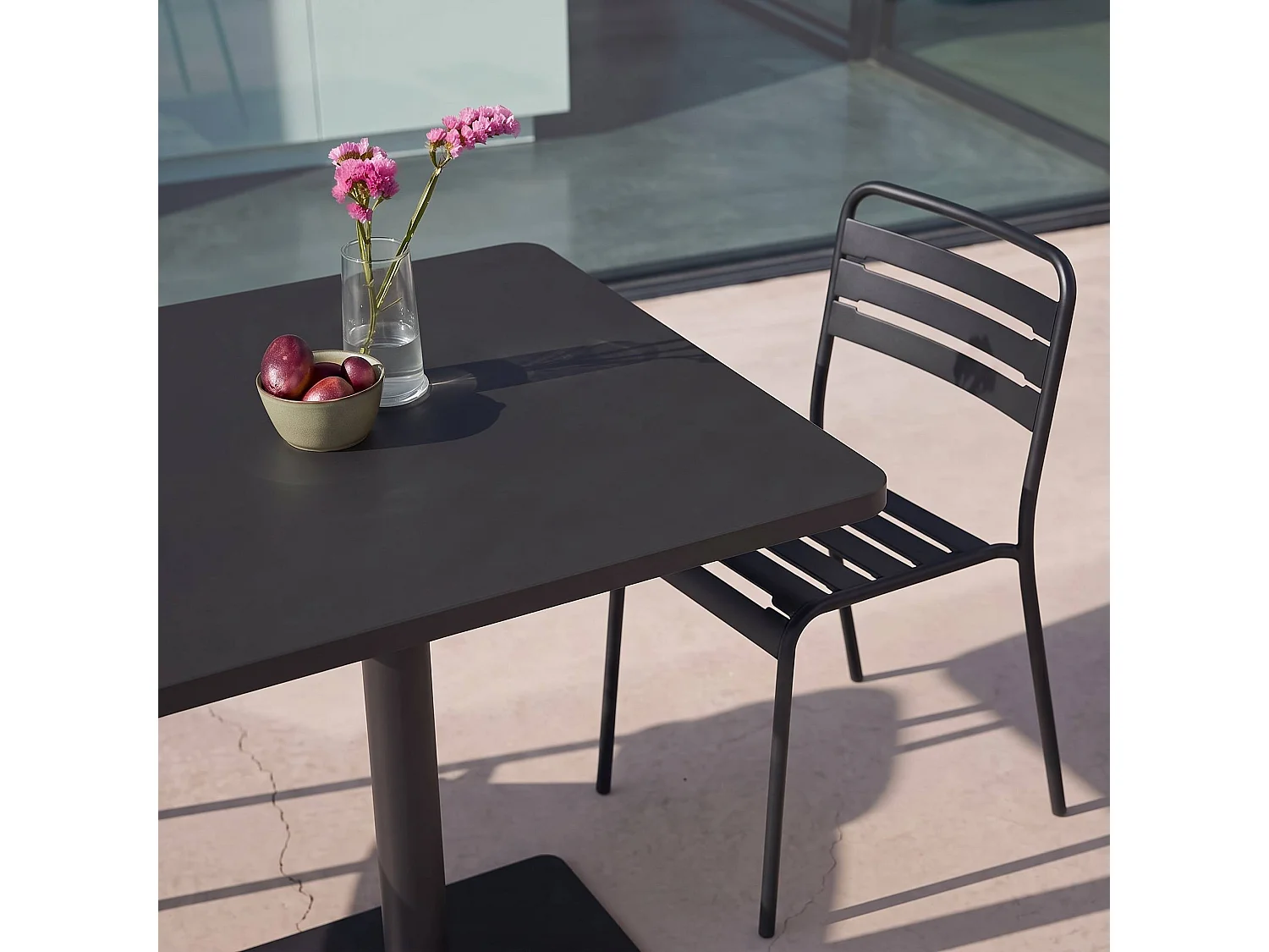 Set tavolo da giardino quadrato in acciaio con 2 sedie Antracite - 70x70x73 cm