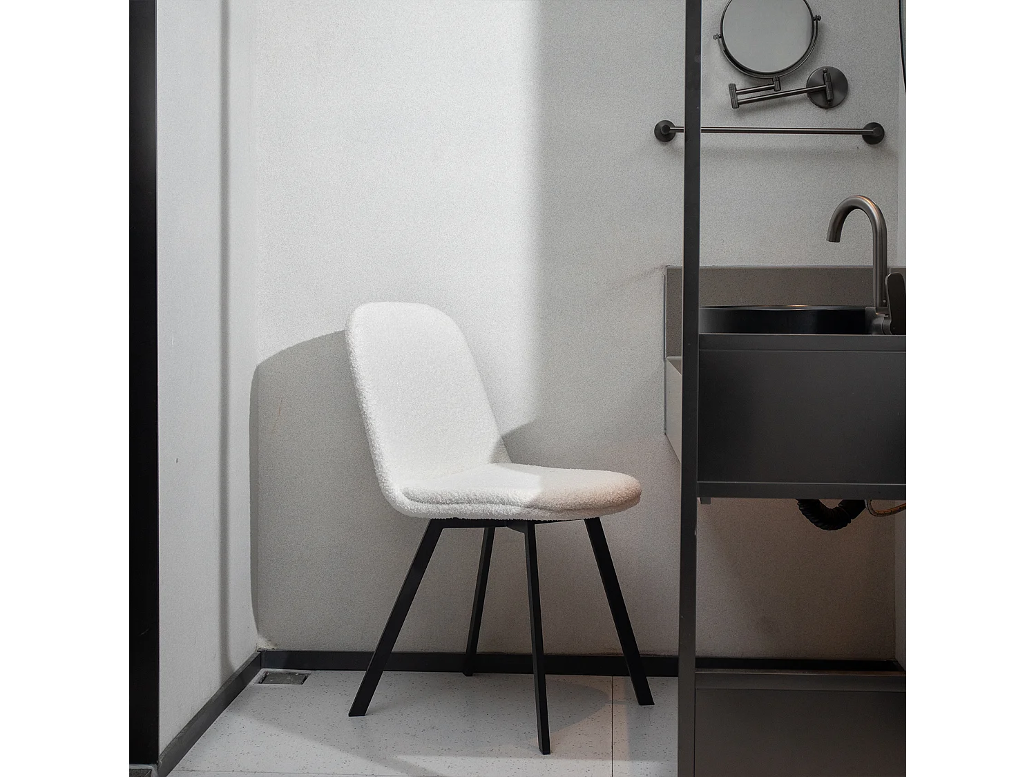 Chaise de salle à manger - en teddy-fleece avec piètement métal - beige