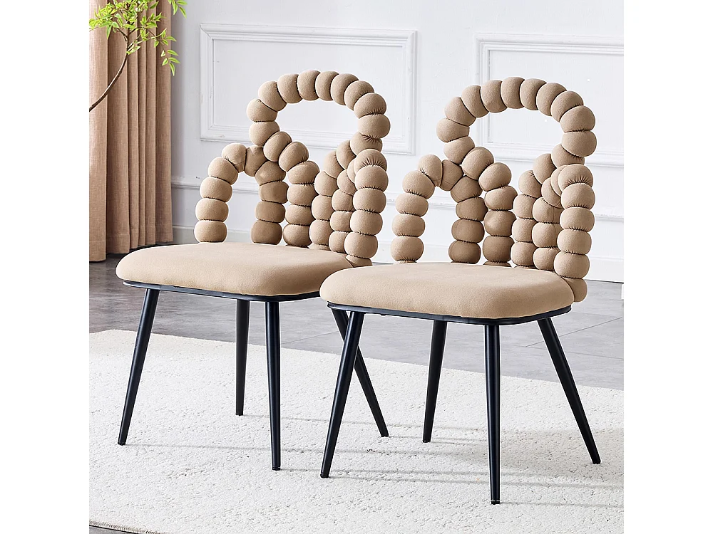 Fluwelen eetkamerstoelen (set van 2) met bolvormige rugleuning en kettingen, stevige poten van zwart metaal, camelkleurig