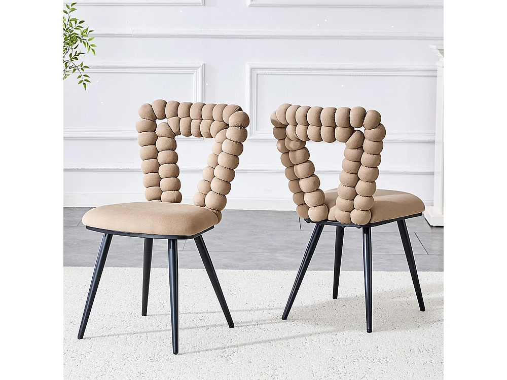 Fluwelen eetkamerstoelen (set van 2) - rugleuning met driehoekige uitsparing, zwarte metalen poten, camel