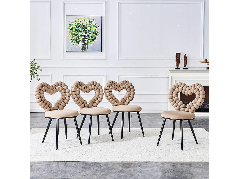 Fluwelen eetkamerstoelen (set van 2), rugleuning met driehoekige uitsparing, poten van zwart geverfd metaal, camelkleurig