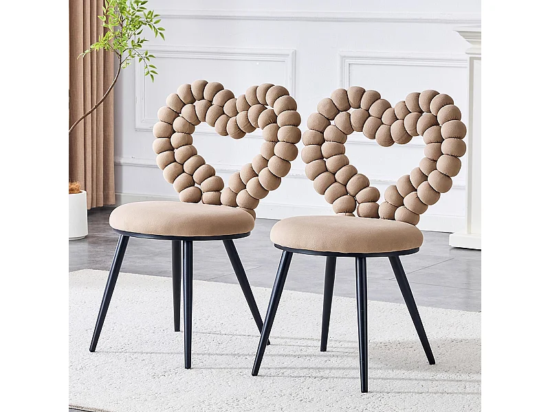 Fluwelen eetkamerstoelen (set van 2), rugleuning met driehoekige uitsparing, poten van zwart geverfd metaal, camelkleurig