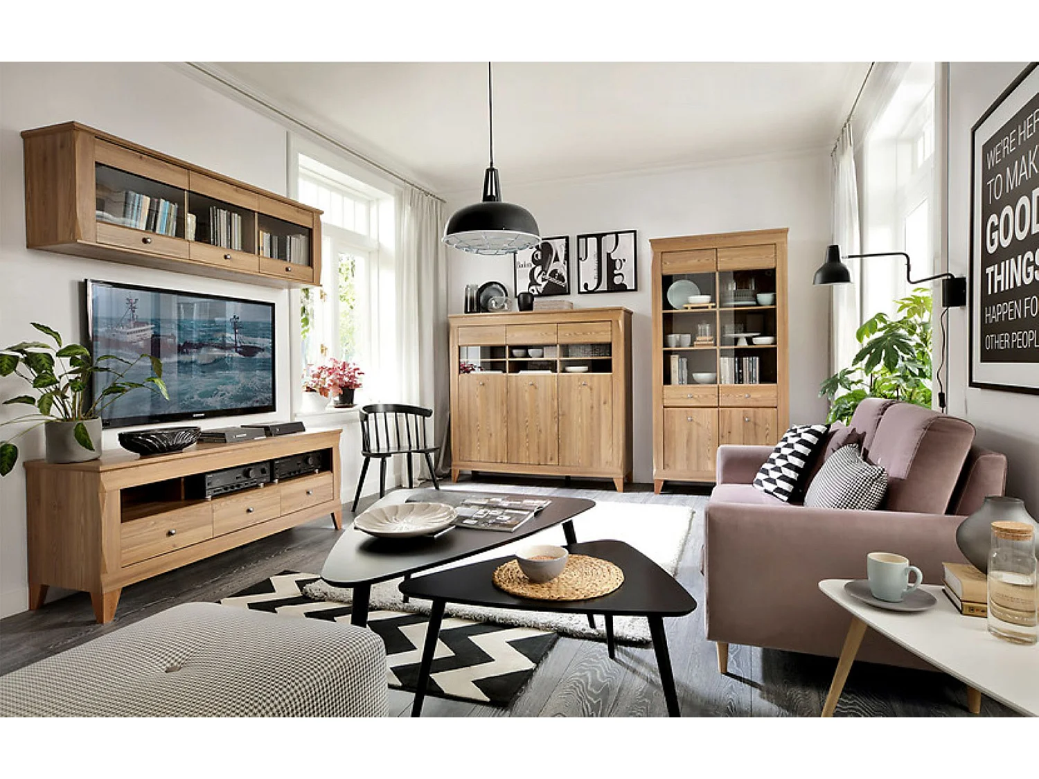 Meuble TV avec 3 tiroirs soft-close et une étagère coloris Mélèze doré - Longueur 156 x Profondeur 47 x Hauteur 64 cm