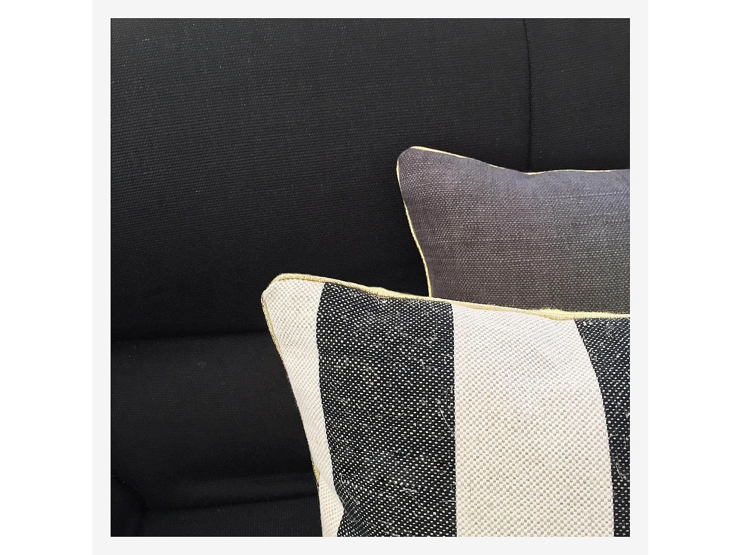 Habitat - Coussin en lin - Noir et beige - Design by Serge Bensimon pour Designerbox - Mix&match