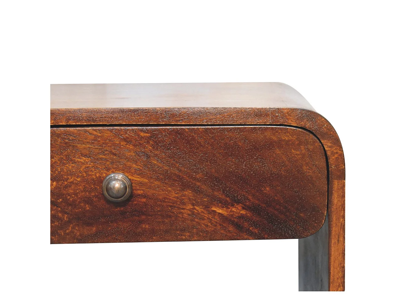 Artisan Furniture sengebord lavet af massivt aspetræ med et åbent design, 1 skuffe og 2 åbne rum, mørkebrun farve.
