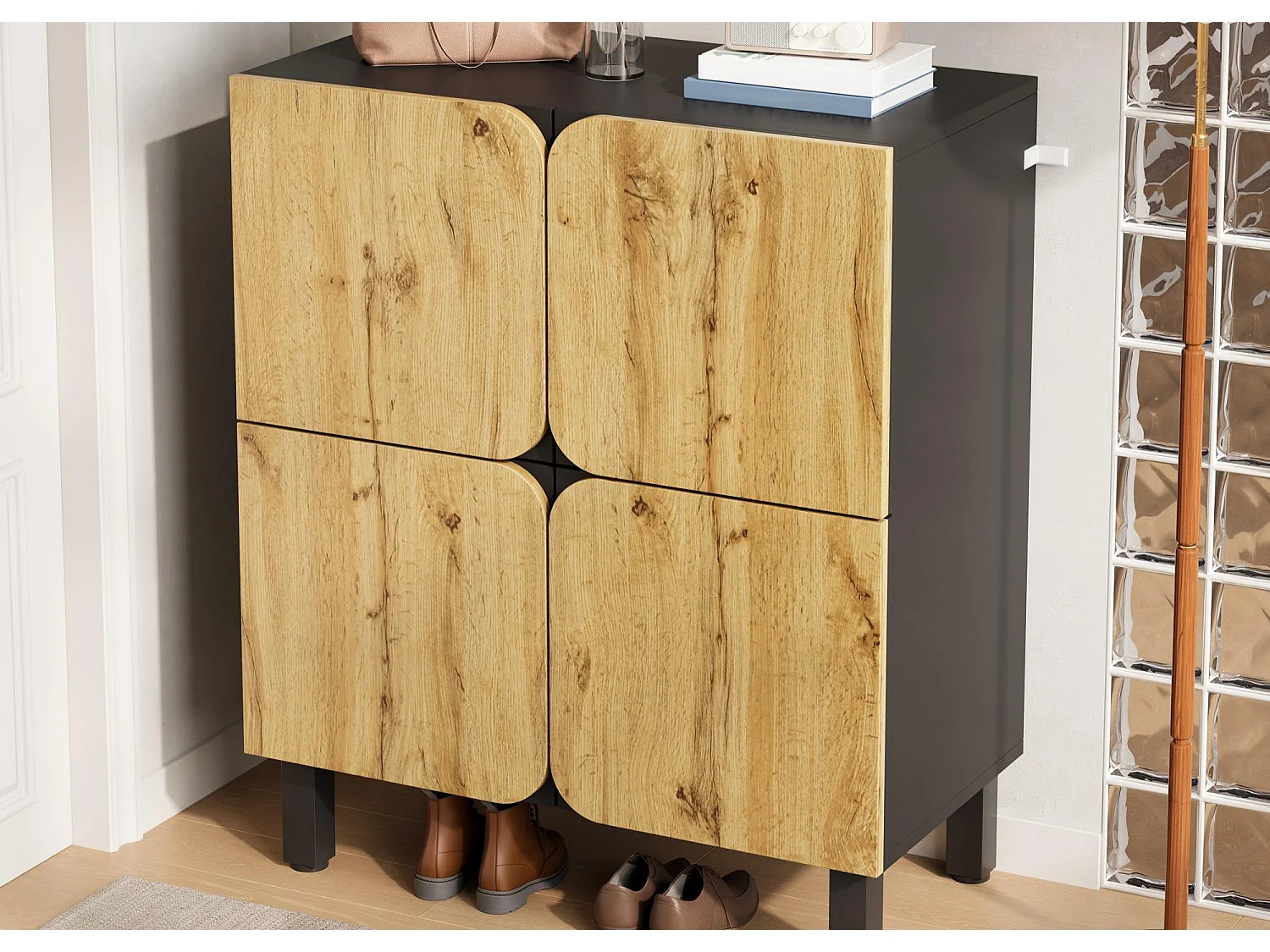 Schuhschrank 80x38,5x95 cm - mit 4 Türen - Höhenverstellbare Regale - Füße aus schwarzem Eisen - Natur und schwarz