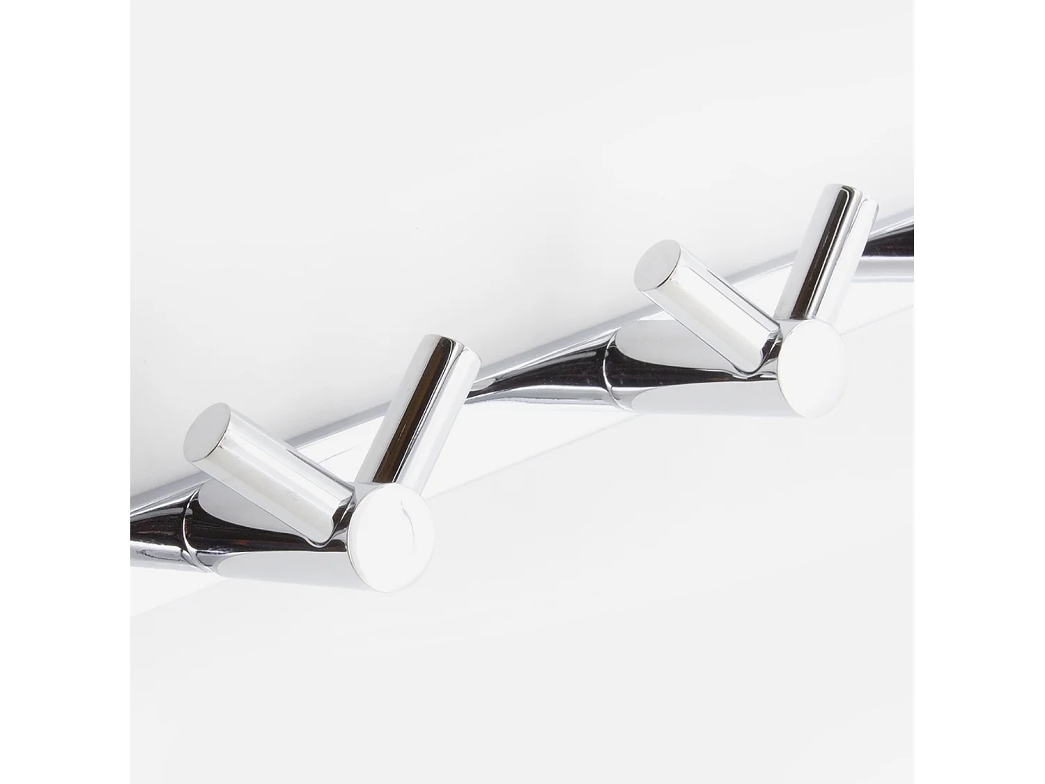 Patère 5 têtes en V à fixer, en laiton massif, finition chromée - Vito - BATHBAZAAR