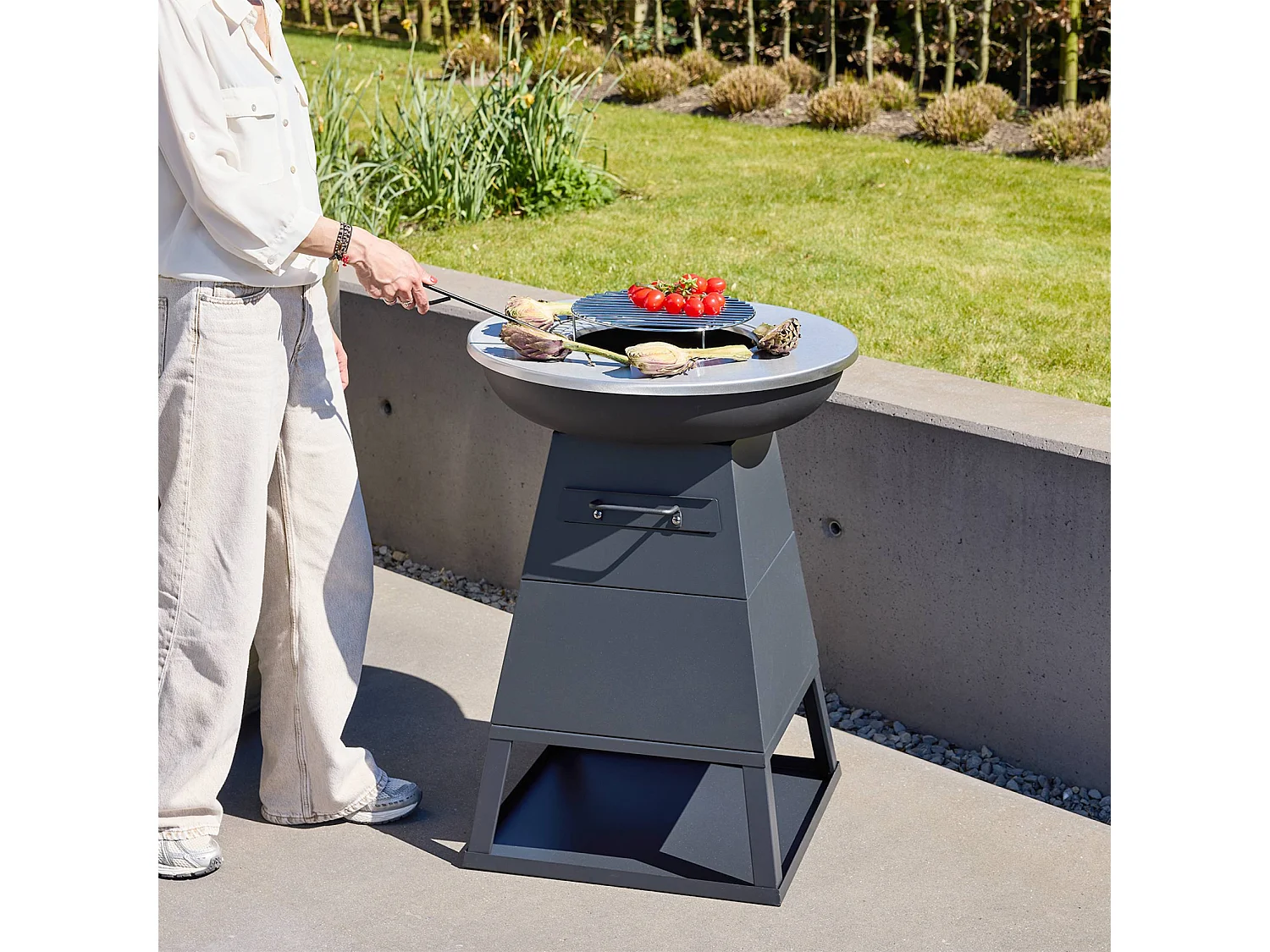 Brasero barbacoa  con espacio de almacenamiento,  ø59cm negro