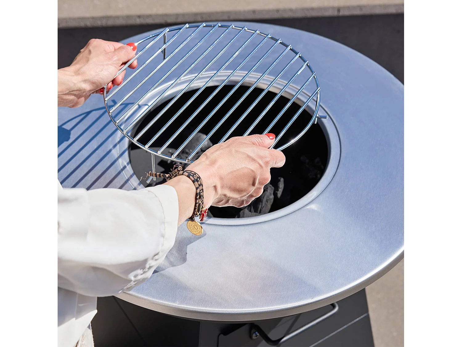 Brasero barbacoa  con espacio de almacenamiento,  ø59cm negro