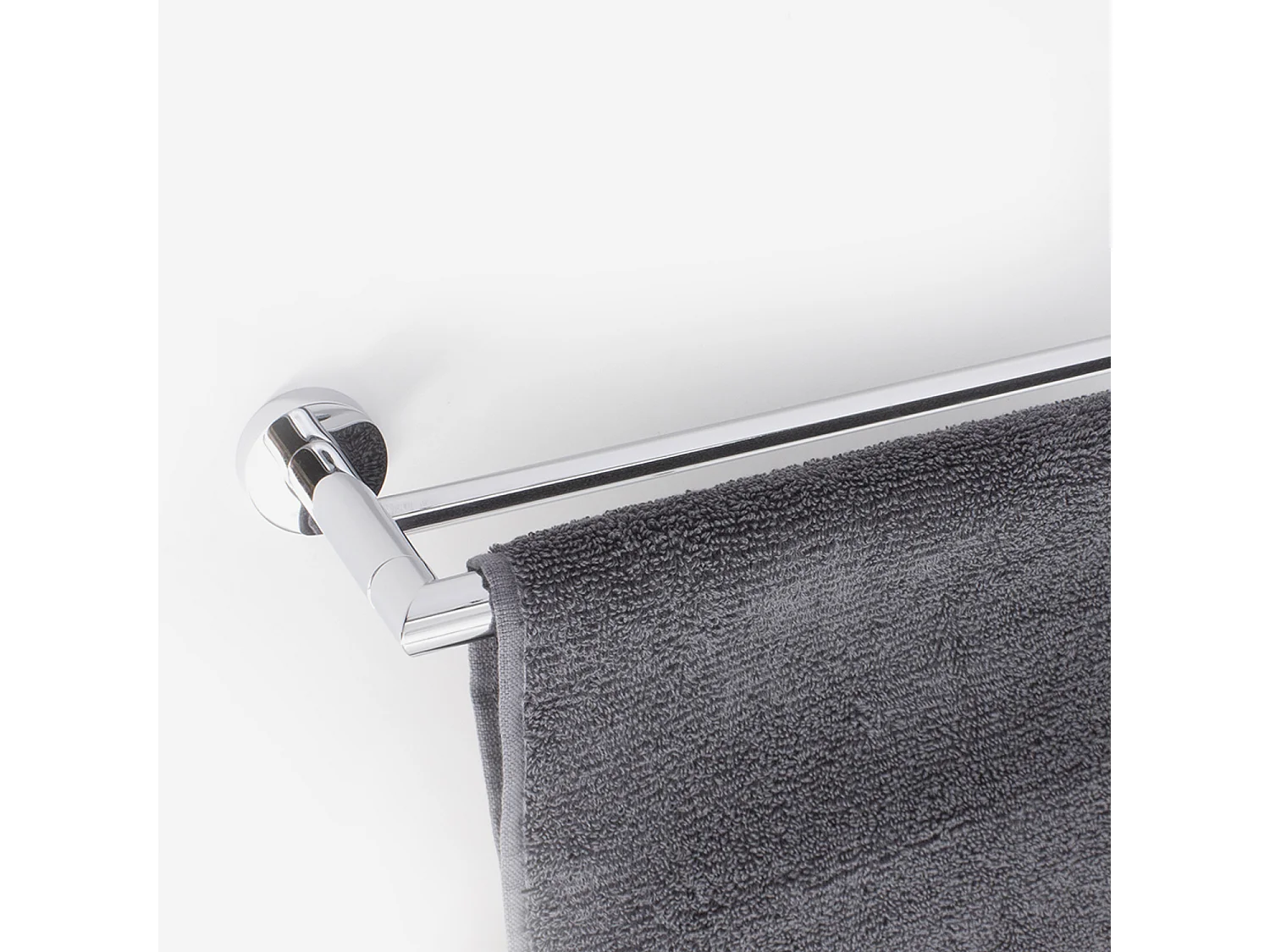 Porte-serviette mural double Hôtel, en inox et embases laiton, à fixer - BATHBAZAAR