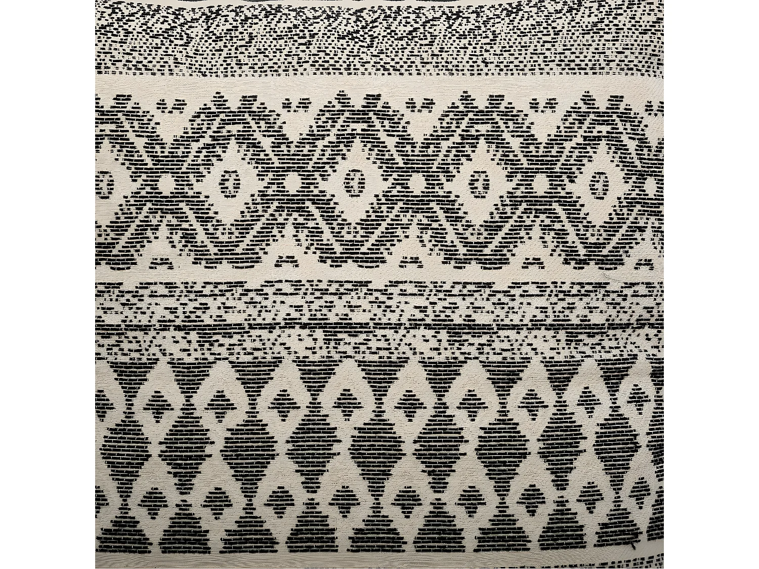 Coussin déhoussable Jacquard avec Pompons 60 x 60 cm