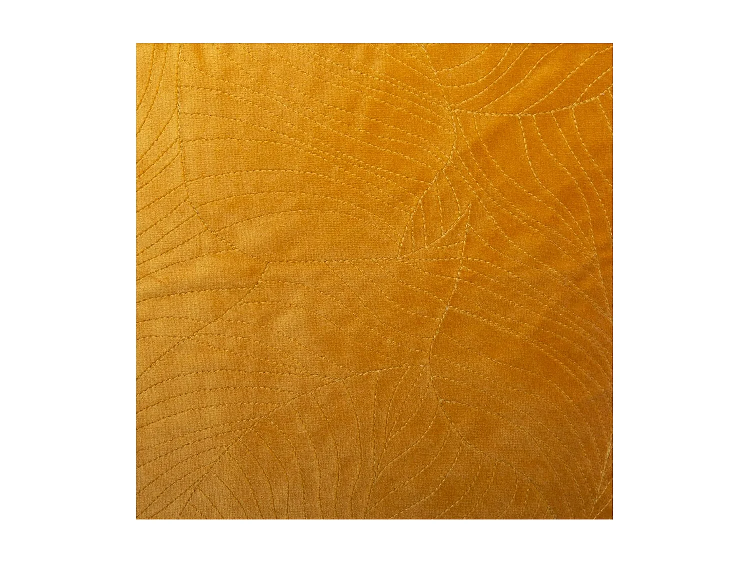 Coussin déhoussable en Velours Ocre avec broderie et pompons 40 x 40 cm