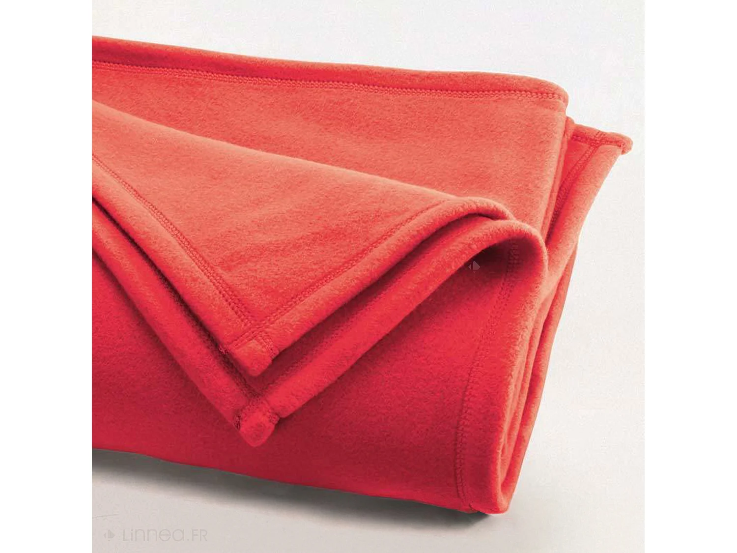 Couverture polaire 240x260 cm Isba Fraise 100% Polyester 320 g/m2 traité non-feu