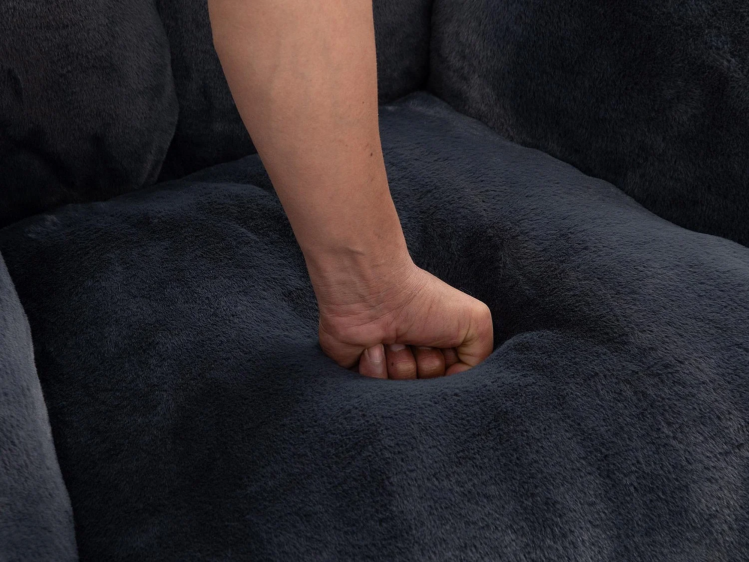 Fauteuil Poire en Velours - Dossier en Pétales - Confort Mémoire Douillet - Dimensions Généreuses (100x90cm) - Noir - Pour Salon ou Chambre